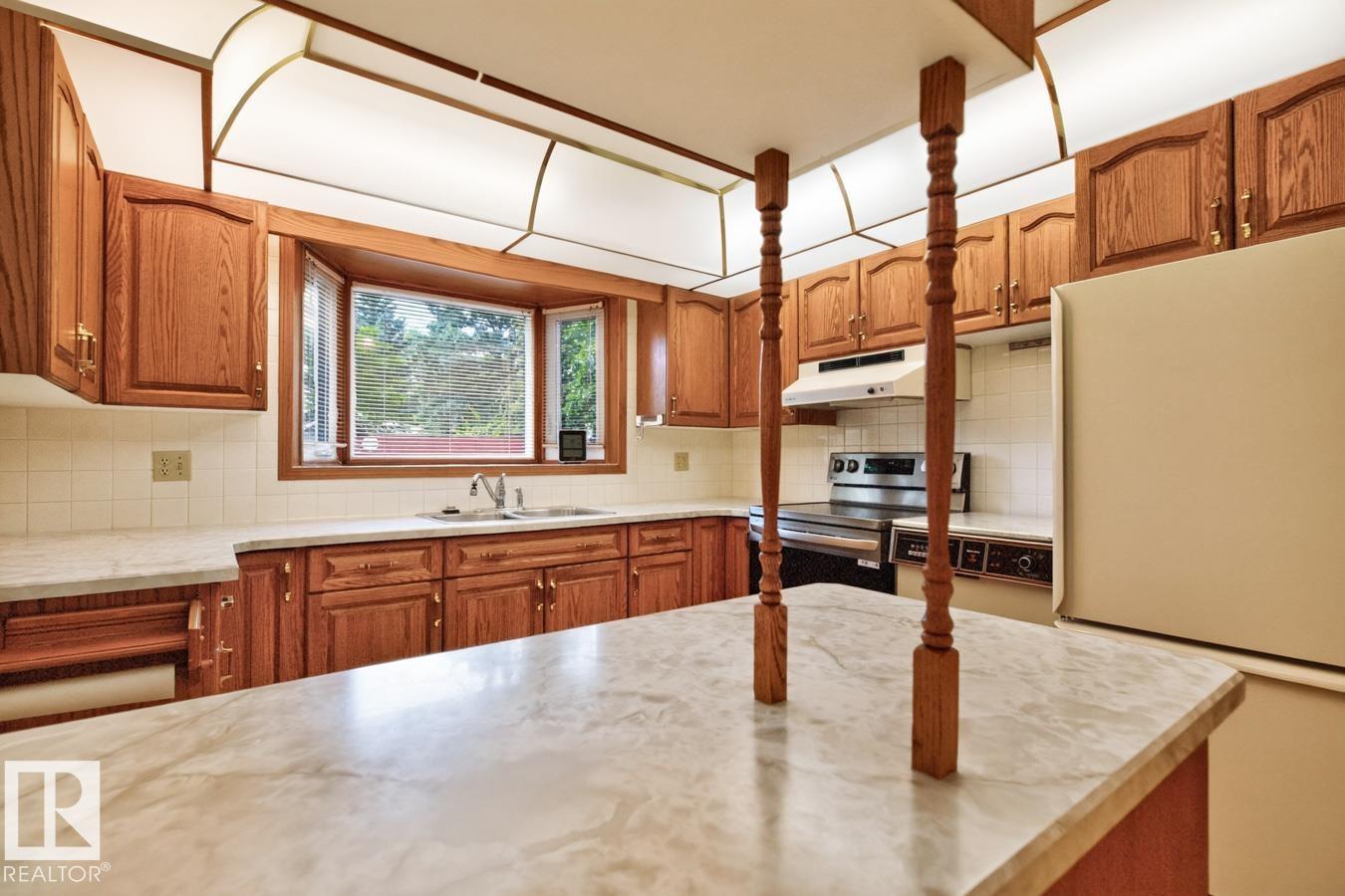 Photo 18 at 6 Merryvale Crescent, Mills Haven, Sherwood Park