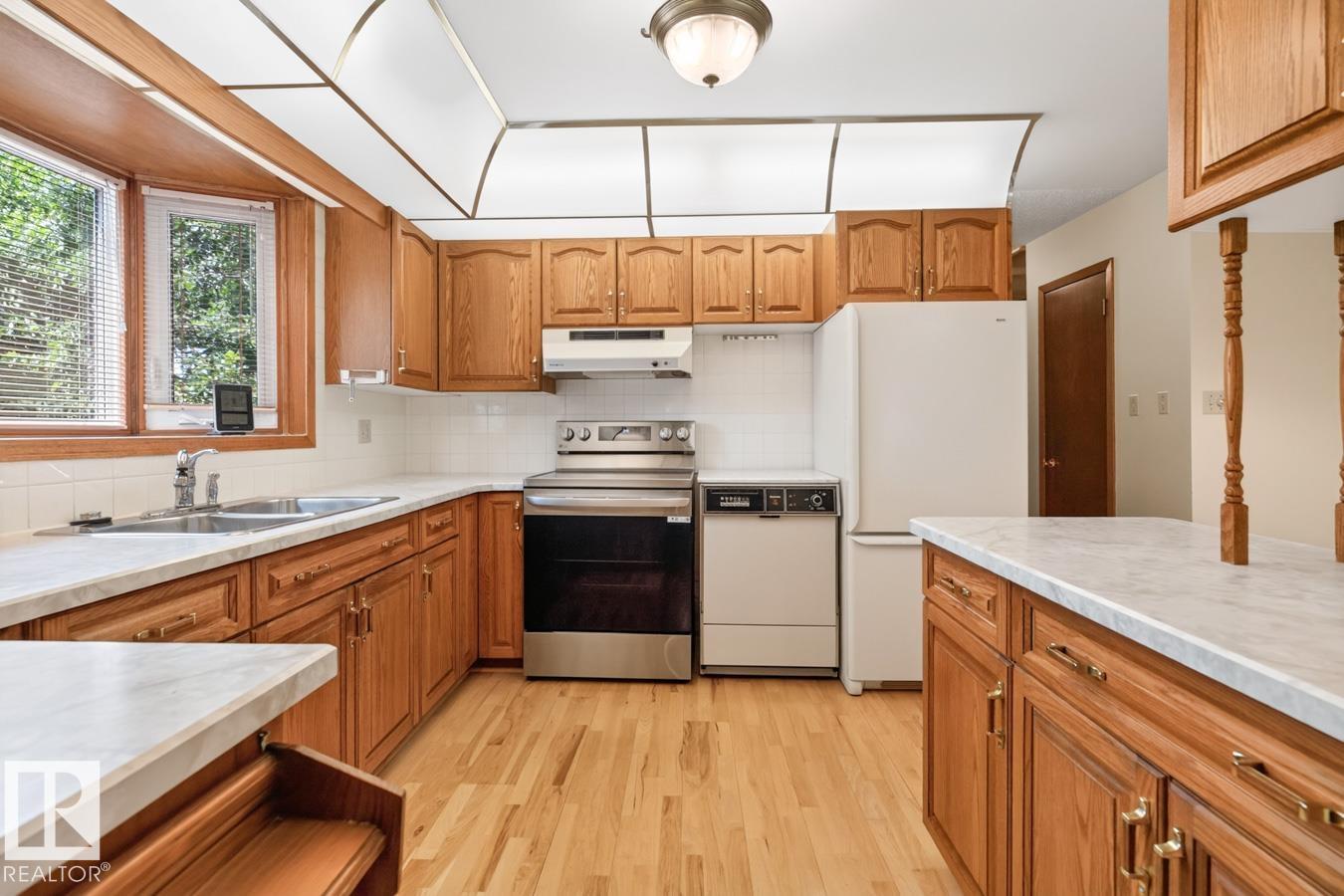 Photo 20 at 6 Merryvale Crescent, Mills Haven, Sherwood Park
