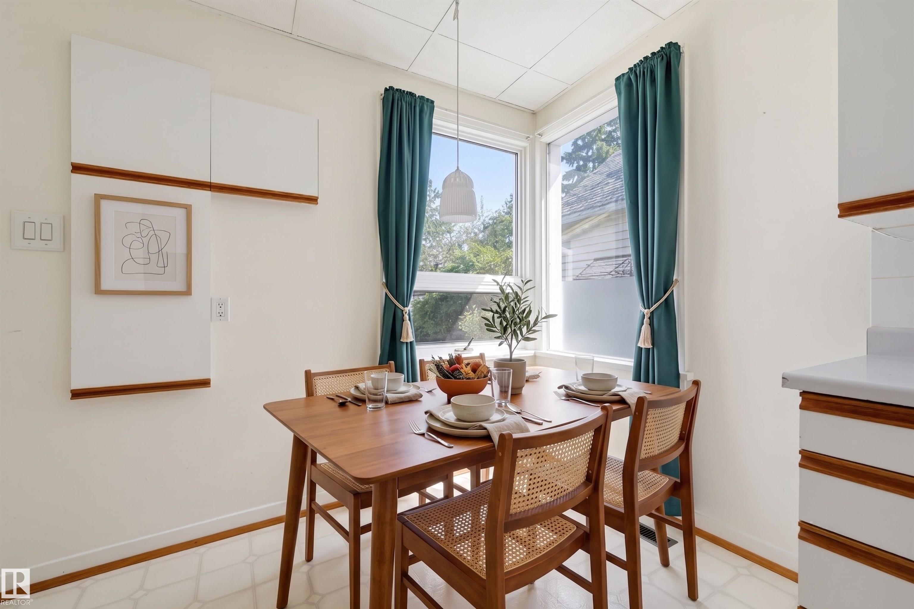https://zimg.paragon.ice.com/ParagonImages/Property/PM/RAE/225411979/12/0/0/e959377f4cffb56f9fe7a90260f347eb/1/05cfdf93367d2543665f2cc9492dddee/225411979-41d846aa-6d60-4856-961f-d2491cbccd5d.JPG