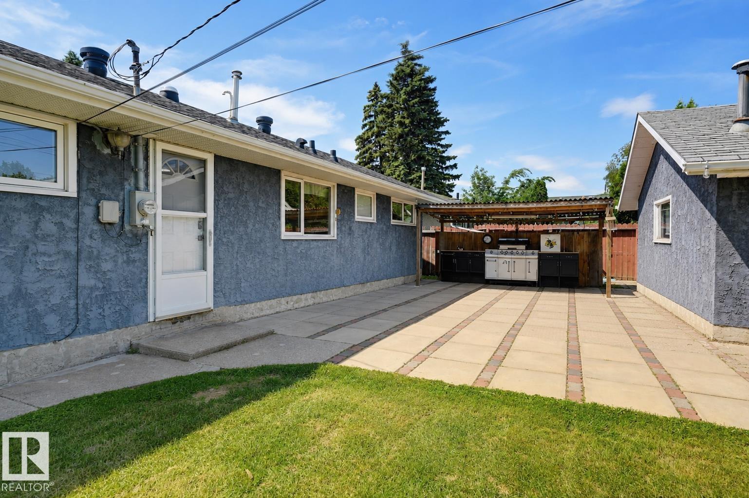 https://zimg.paragon.ice.com/ParagonImages/Property/PM/RAE/225411985/27/0/0/8e74d47dc7dab1d63a9c32e1c00ce344/1/e4f5835970d8f4691d887357780c63b5/225411985-2a7b940f-581e-4ff0-bc99-335b57f9c6ac.JPG