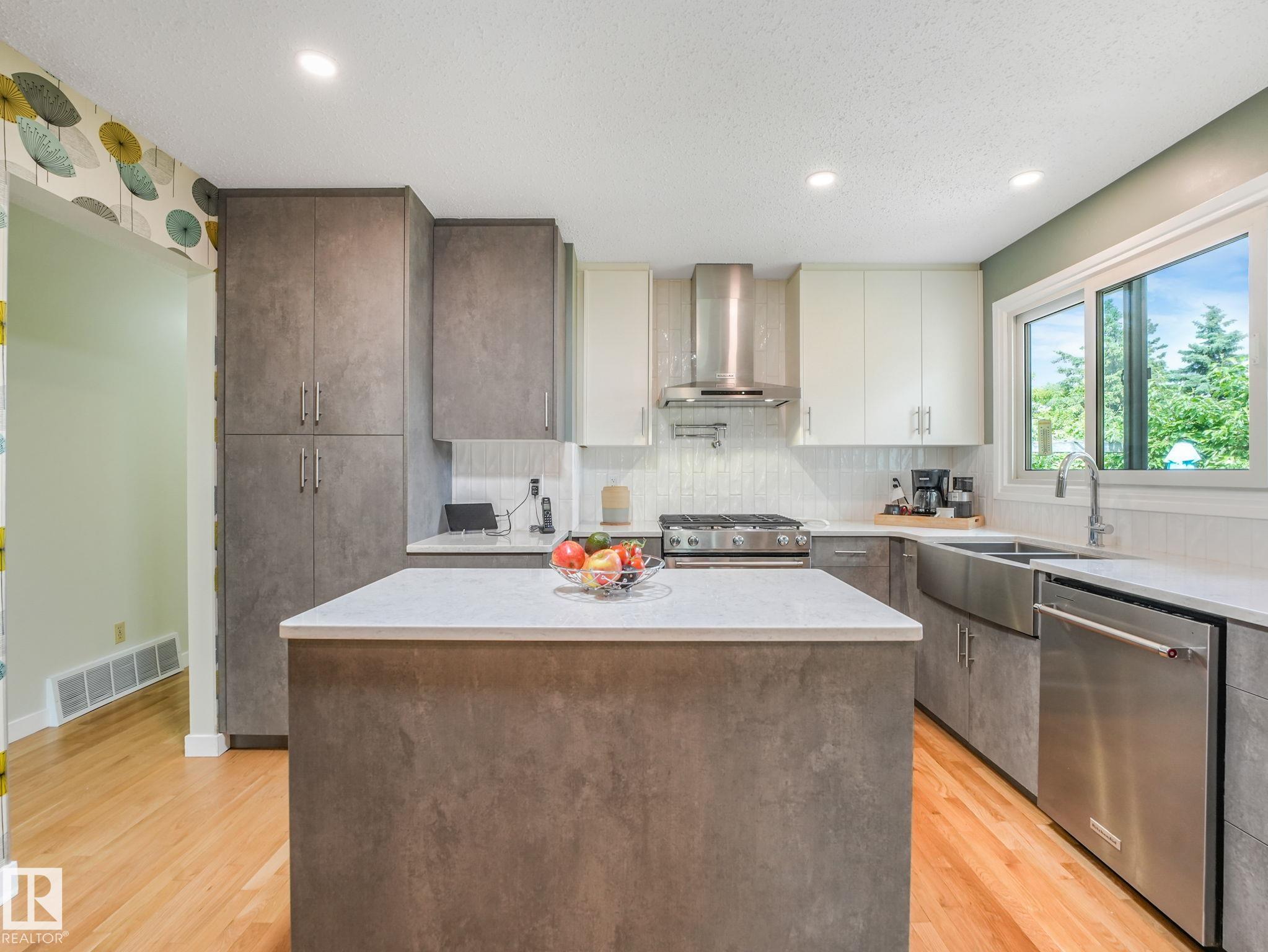 Photo 18 at 32 Malvern Drive, Mills Haven, Sherwood Park