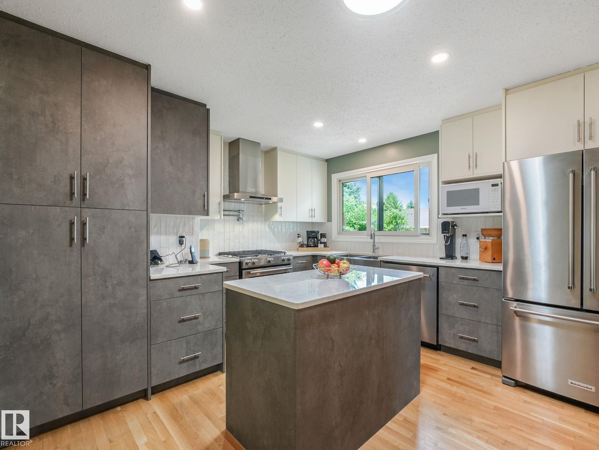 Photo 19 at 32 Malvern Drive, Mills Haven, Sherwood Park