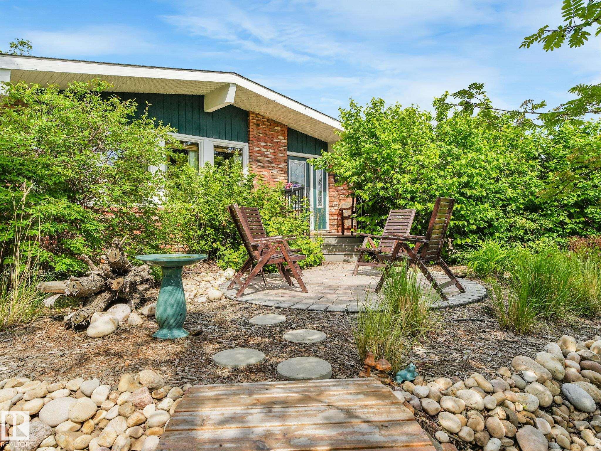 Photo 3 at 32 Malvern Drive, Mills Haven, Sherwood Park