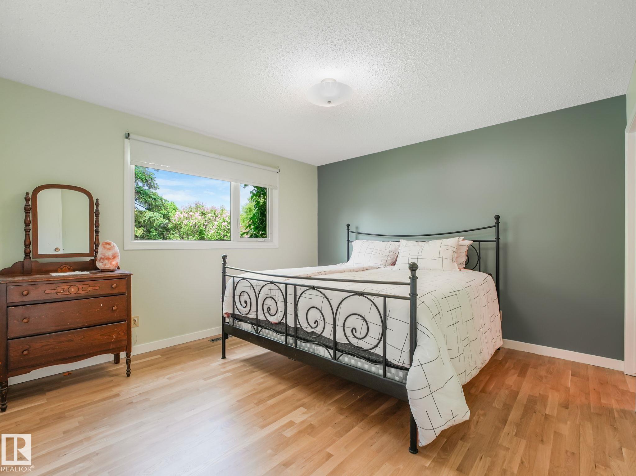 Photo 24 at 32 Malvern Drive, Mills Haven, Sherwood Park