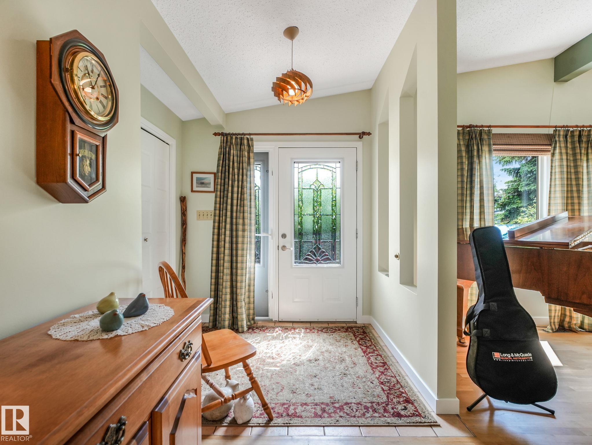 Photo 7 at 32 Malvern Drive, Mills Haven, Sherwood Park