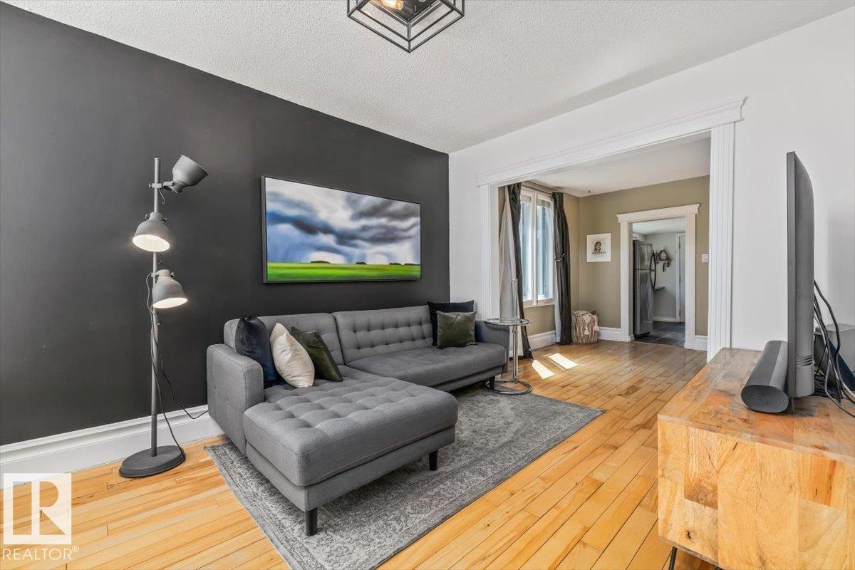Photo 7 at 11328 65 Street NW, Highlands, Edmonton