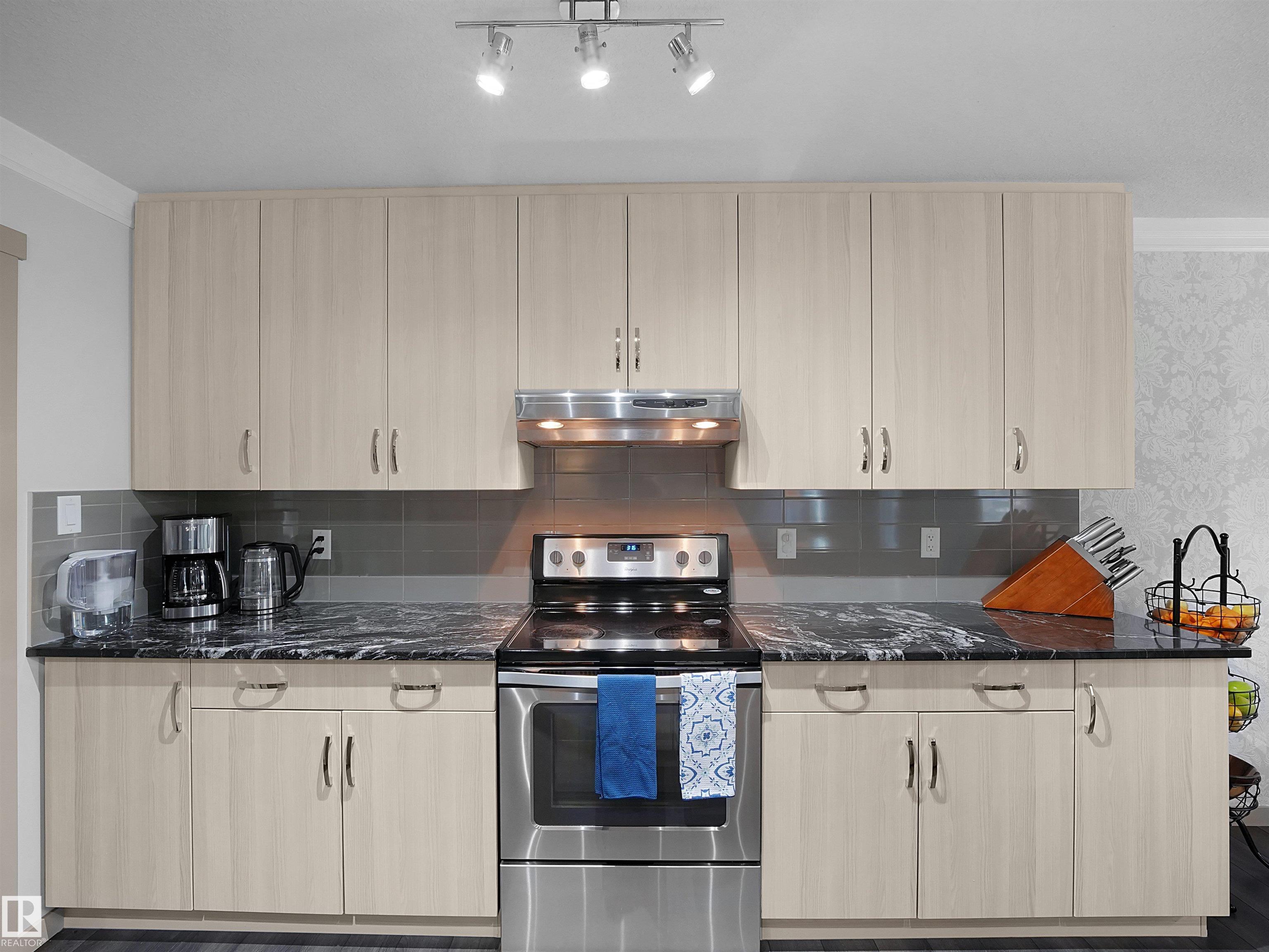 https://zimg.paragon.ice.com/ParagonImages/Property/PM/RAE/225412024/17/0/0/8cdb51fff0155ba1858e27149d0c82e5/1/73e4023619ac1cad49010caac19e1c98/225412024-8c561a58-41ee-4bc4-befb-38ed21f9c07d.JPG