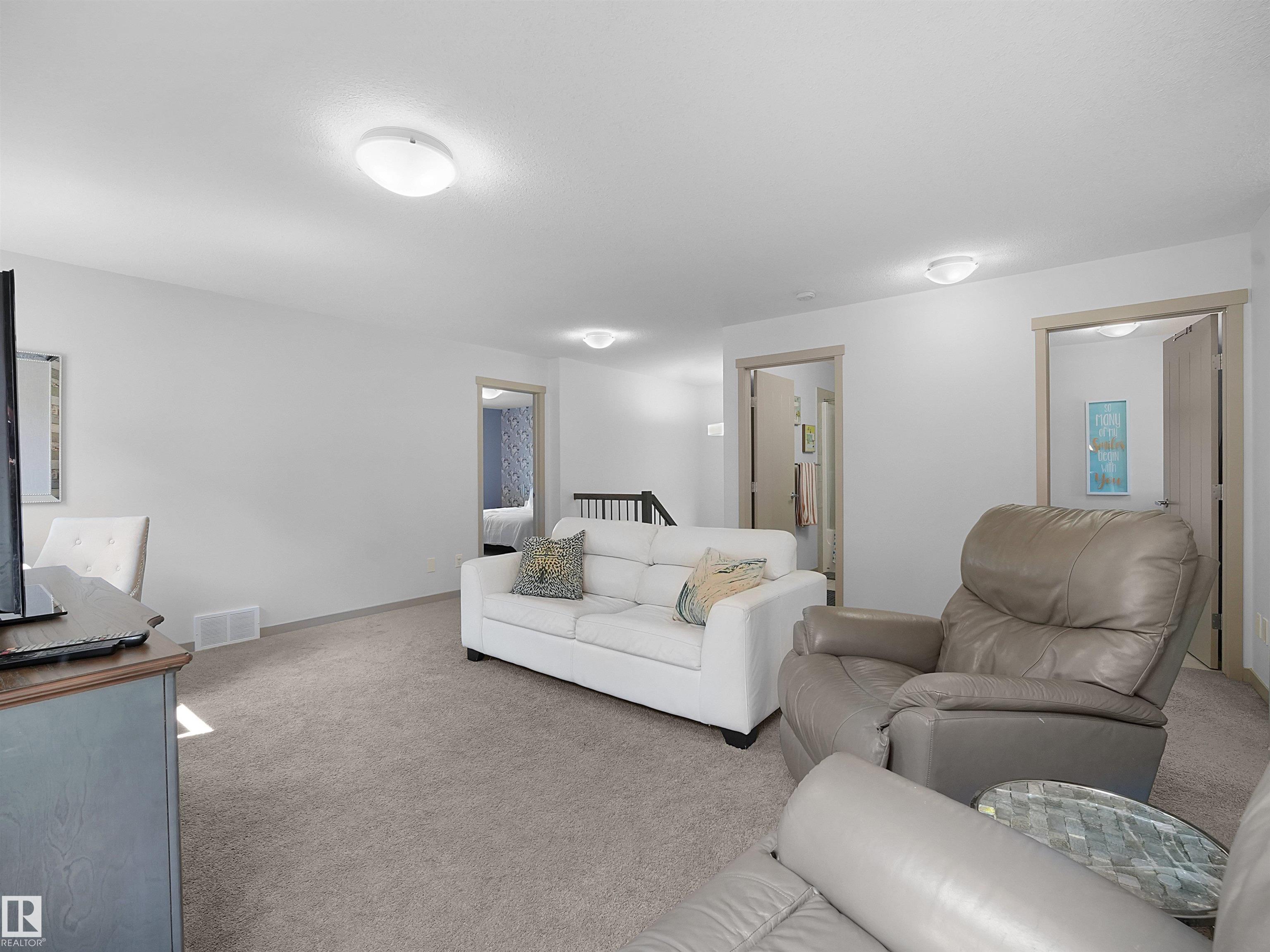 https://zimg.paragon.ice.com/ParagonImages/Property/PM/RAE/225412024/30/0/0/003847e972b3e58b25887691262d8598/1/73e4023619ac1cad49010caac19e1c98/225412024-87690a3a-6bba-4b5f-ba77-2b31db435ed6.JPG