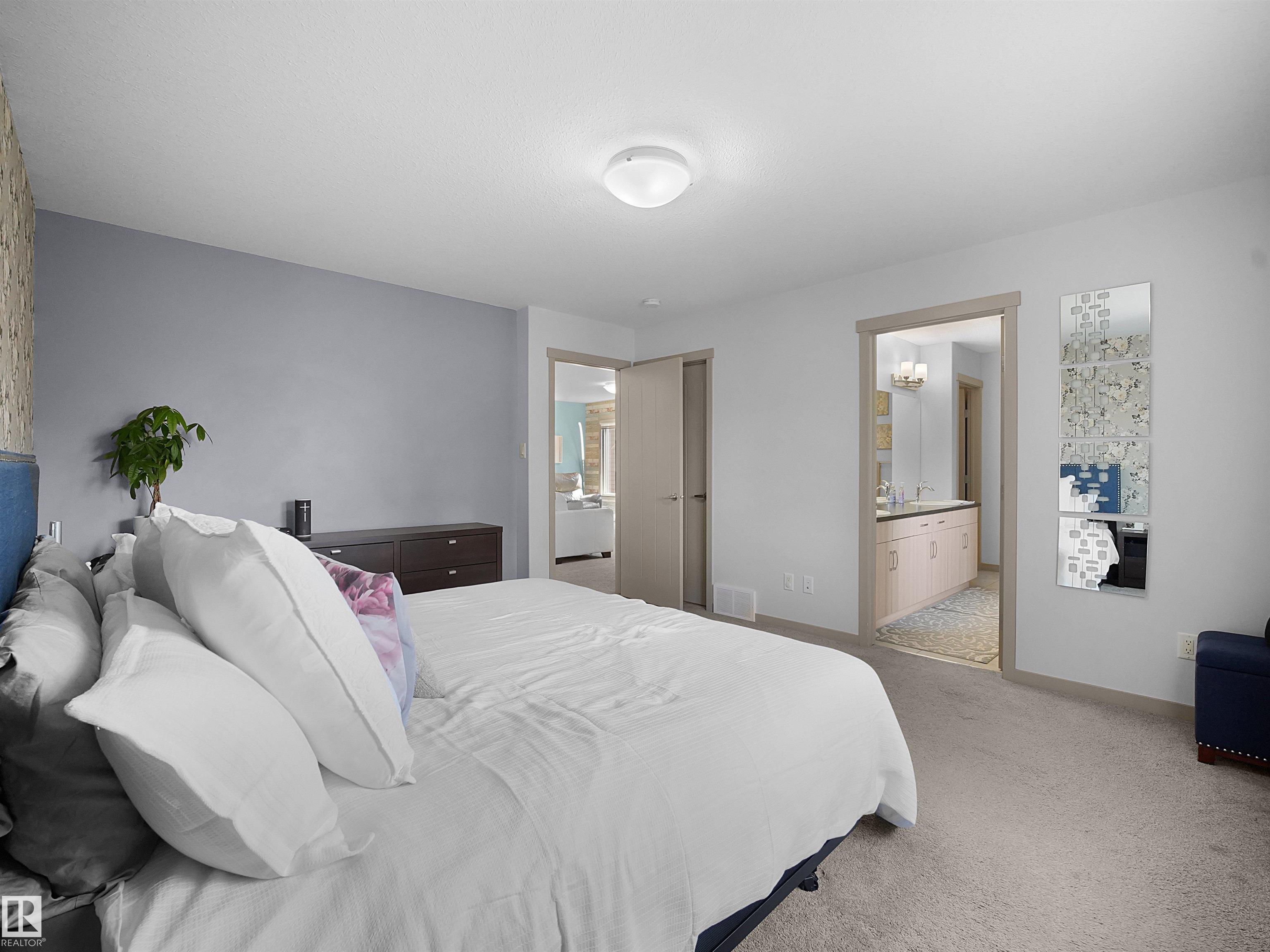 https://zimg.paragon.ice.com/ParagonImages/Property/PM/RAE/225412024/32/0/0/fa9d8e22f74159ddbcffbd069de83ba6/1/73e4023619ac1cad49010caac19e1c98/225412024-ae96d2cf-1601-418a-b8f8-b6340a4ac495.JPG