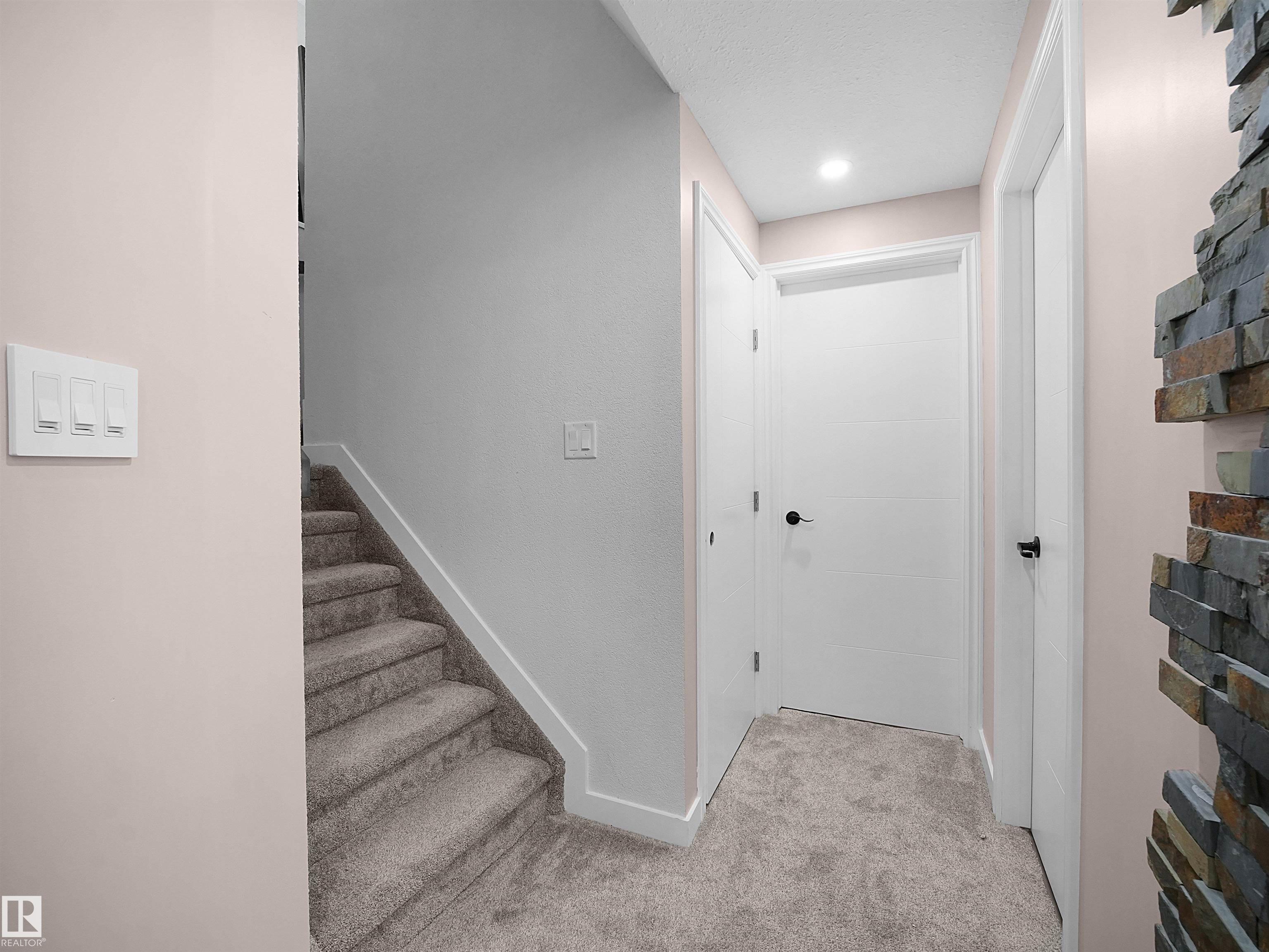https://zimg.paragon.ice.com/ParagonImages/Property/PM/RAE/225412024/42/0/0/bed897689337ca69b0fa4a1dd810de3c/1/73e4023619ac1cad49010caac19e1c98/225412024-d0195505-8e74-49b3-a3c8-1d134dfa97b6.JPG