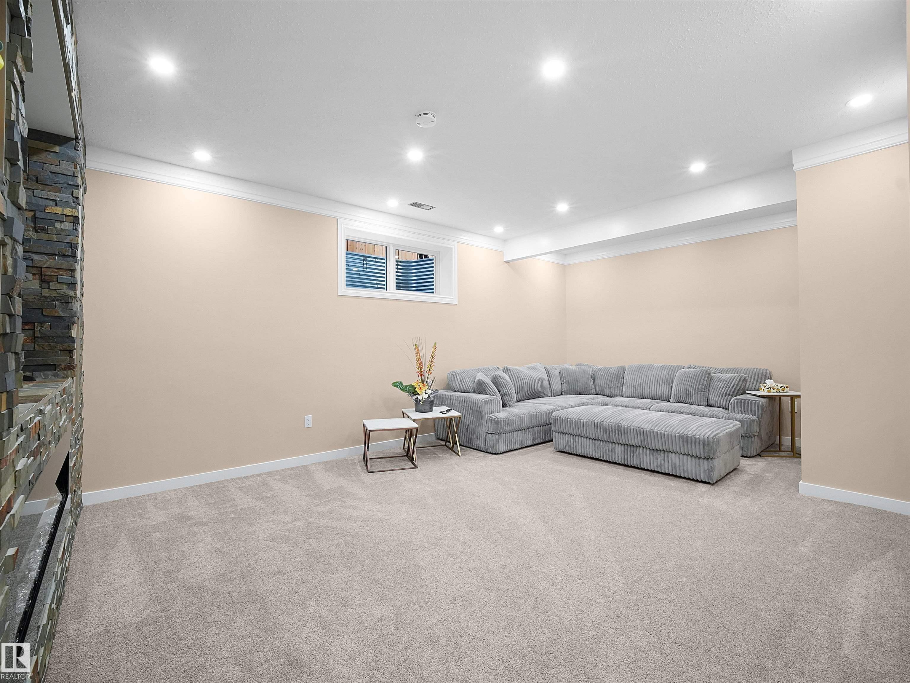 https://zimg.paragon.ice.com/ParagonImages/Property/PM/RAE/225412024/48/0/0/d37133d47034e22b490821aa915b5a6d/1/73e4023619ac1cad49010caac19e1c98/225412024-f79a823b-fe46-4292-8912-517e6232624b.JPG