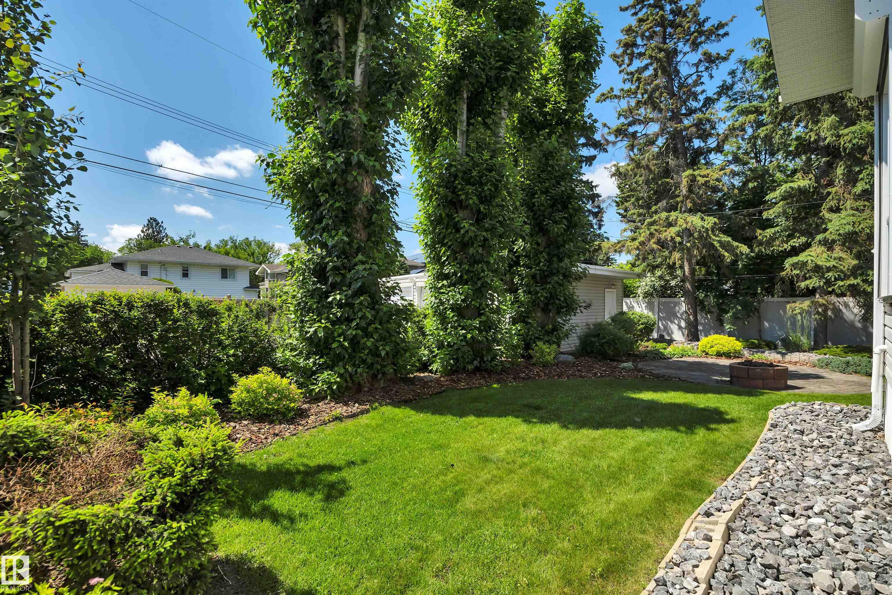 https://zimg.paragon.ice.com/ParagonImages/Property/PM/RAE/225412036/59/0/0/e2371a2afb49c95373b4b30990004b68/1/484e8bcc70861cf843461785408defe9/225412036-9dc09721-706f-49e3-9240-b148e64bd188.JPG
