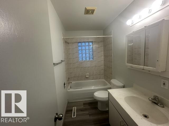 https://zimg.paragon.ice.com/ParagonImages/Property/PM/RAE/225412043/20/0/0/aae42c6baf94dc0097b7bf5e9fcab50c/1/c56104385912ab26aad803798aab329b/225412043-7d871beb-58f6-40fd-9103-0d9282efcedf.JPG