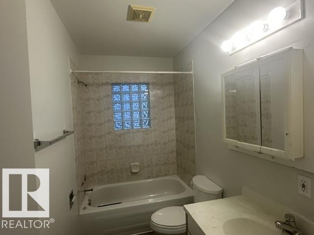 https://zimg.paragon.ice.com/ParagonImages/Property/PM/RAE/225412043/21/0/0/201ee2d4261075da6512cd8452671387/1/c56104385912ab26aad803798aab329b/225412043-c0700c2e-9365-4d5f-ae27-7f4b9180ef55.JPG