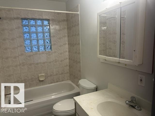 https://zimg.paragon.ice.com/ParagonImages/Property/PM/RAE/225412043/22/0/0/98b9f9f04c45868d96cce405ef0b6441/1/c56104385912ab26aad803798aab329b/225412043-b3d3b6dc-080c-49e2-9ae5-4e3e09682024.JPG