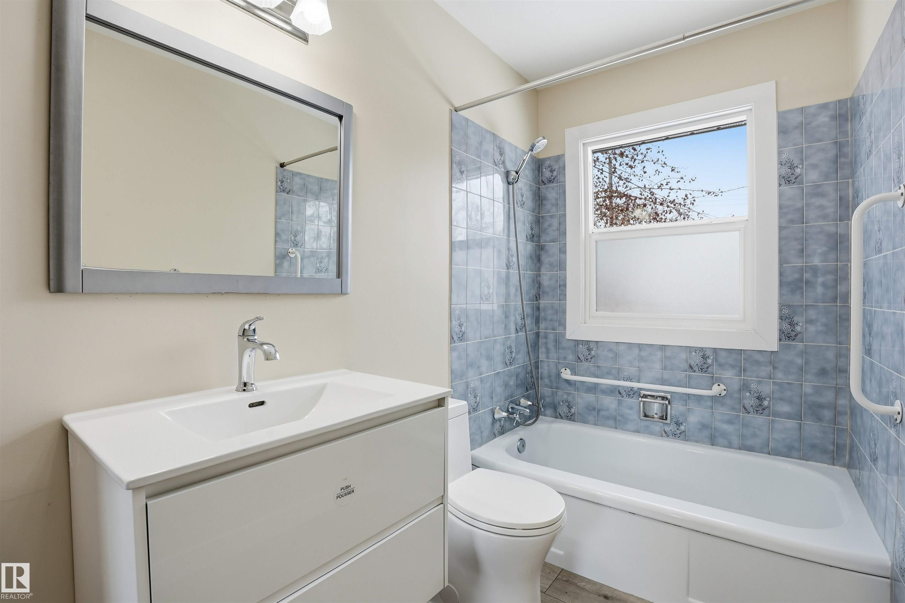 https://zimg.paragon.ice.com/ParagonImages/Property/PM/RAE/225412044/15/0/0/3e45c03e739efac19b739338cd731d1f/1/608aa2a74eda2818019adc703f45d51e/225412044-00A2802D-741A-4C13-AEFE-0EE825D80ED2.JPG