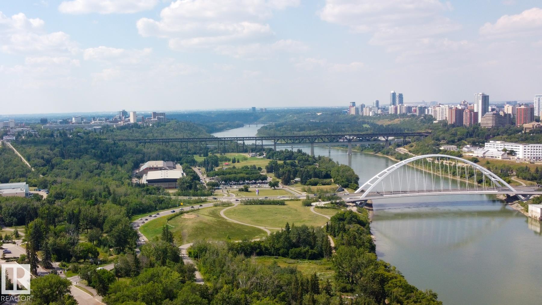 https://zimg.paragon.ice.com/ParagonImages/Property/PM/RAE/225412054/50/0/0/e5e9fd77cc51d06cd8154e55fafd79a5/1/4e8b3765613fcdad11806dc1545b8f7a/225412054-4FECA3CC-A078-4839-AB44-9FFE25F0F378.JPG