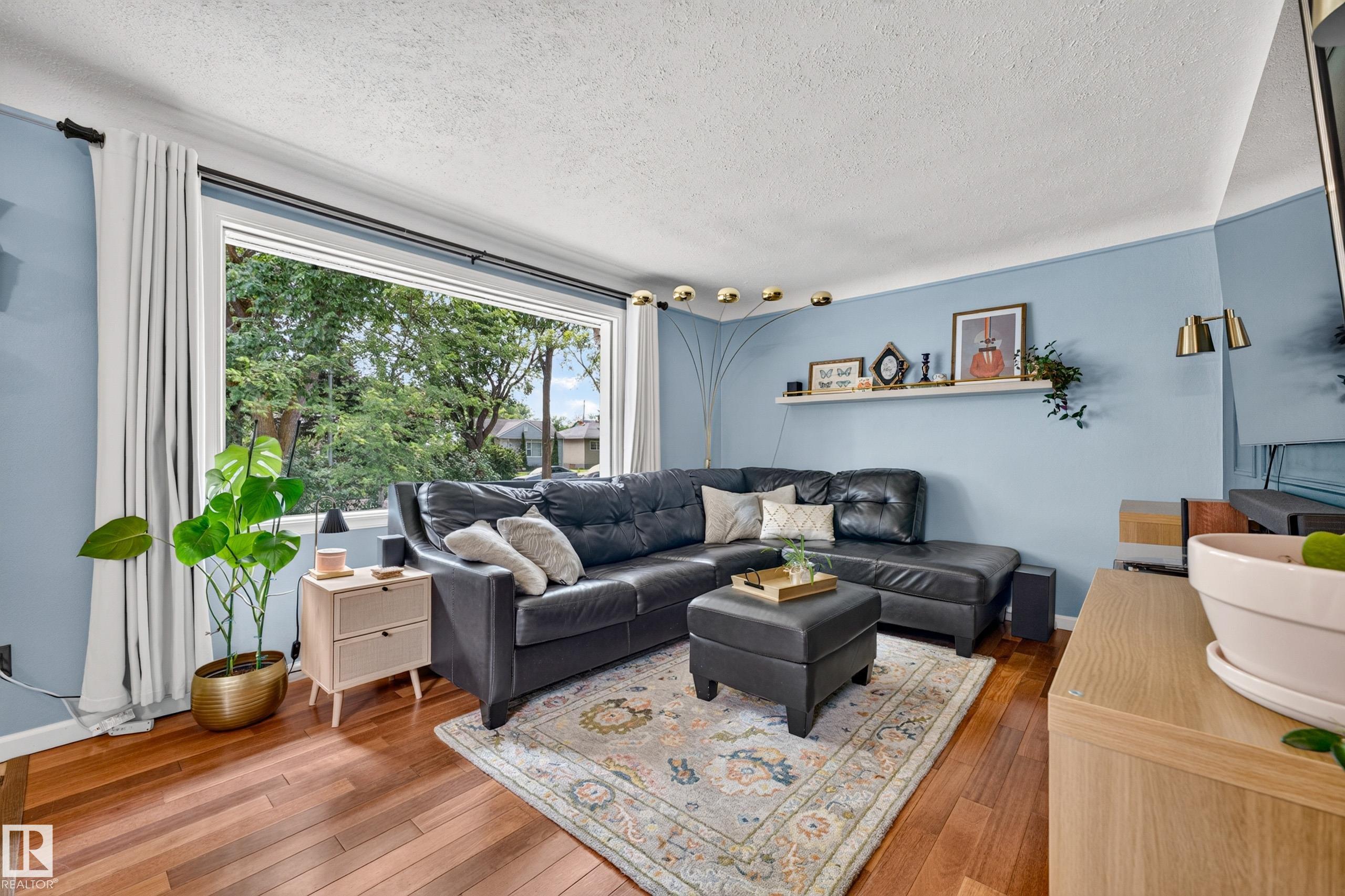 Picture for 7530 80 AV NW