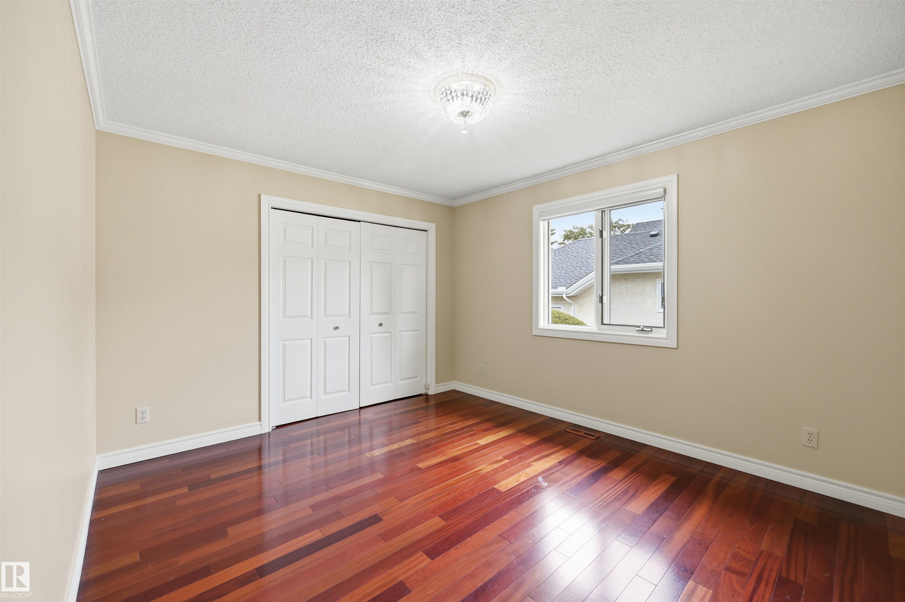 https://zimg.paragon.ice.com/ParagonImages/Property/PM/RAE/225412062/32/0/0/87895dce5ca61ec2718ef55de2d02043/1/d48f0dce1b40547e53f7f4b78b8306c6/225412062-4B065F7B-8481-4DA9-9116-B8EB4F55F3ED.JPG