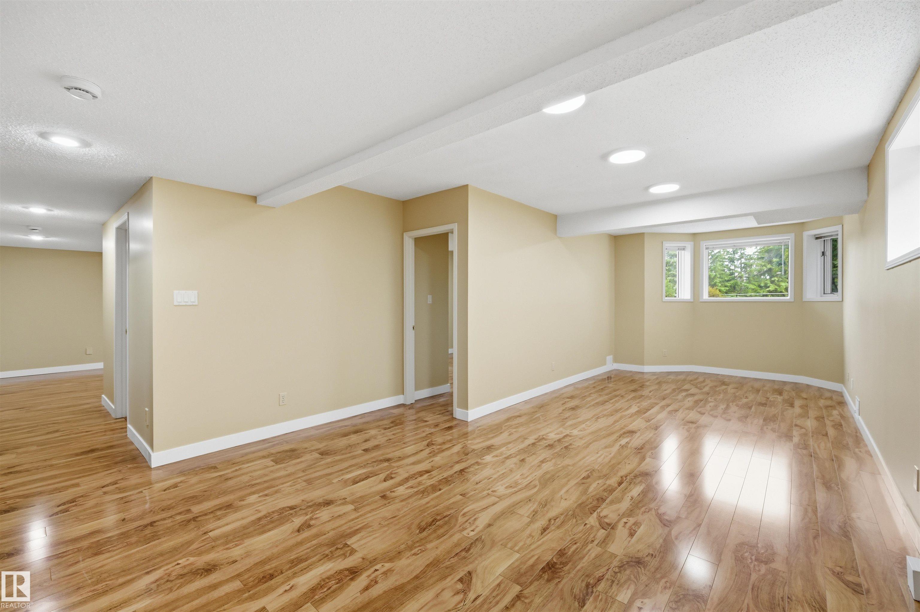 https://zimg.paragon.ice.com/ParagonImages/Property/PM/RAE/225412062/39/0/0/318cad79f4660d9f3e1640613191af13/1/d48f0dce1b40547e53f7f4b78b8306c6/225412062-4C727718-006E-49AD-BDB4-89C0FE5510B1.JPG