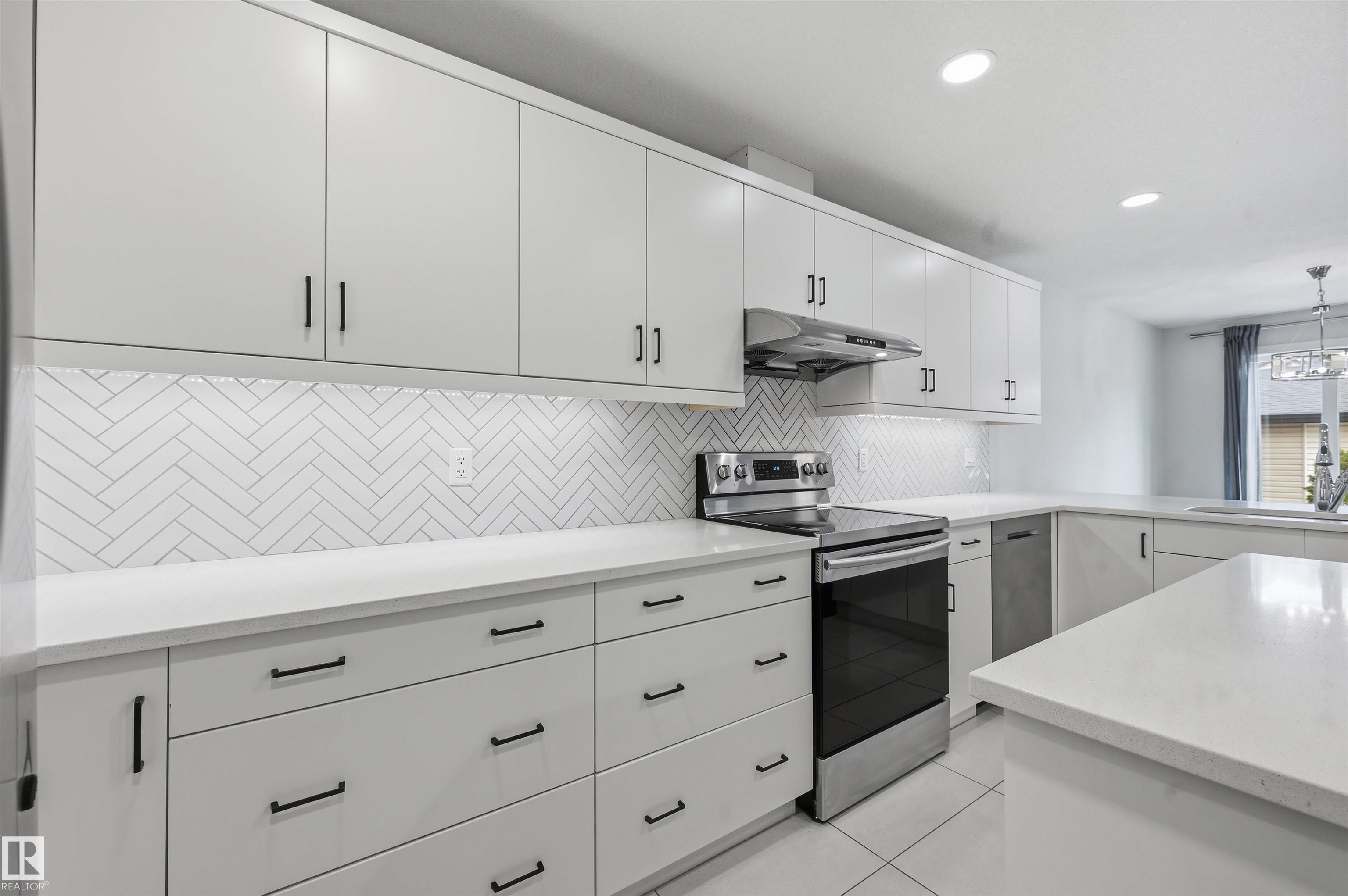 https://zimg.paragon.ice.com/ParagonImages/Property/PM/RAE/225412074/11/0/0/f132c1e8dd952b5ed4579c7e5065ef39/1/5957f8d555bd3a294ba11ff9ff3ea861/225412074-FD6B5D16-110D-46BD-9AB1-39CAA4BE4FC5.JPG