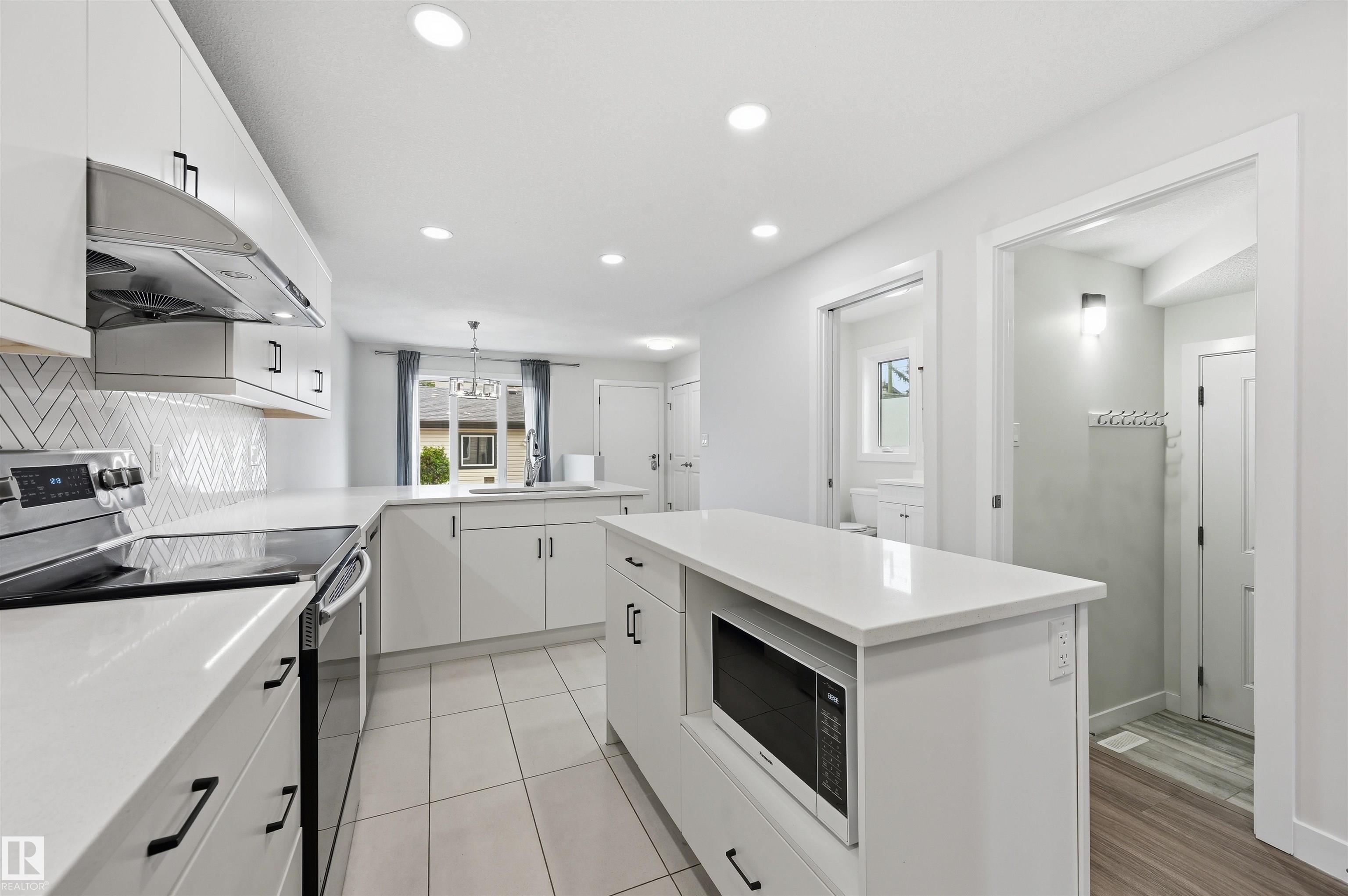 https://zimg.paragon.ice.com/ParagonImages/Property/PM/RAE/225412074/12/0/0/362dbdcbf0350ede902febcd63e8657b/1/5957f8d555bd3a294ba11ff9ff3ea861/225412074-AB496ED1-CB08-4C61-844F-4F93938D5AE7.JPG