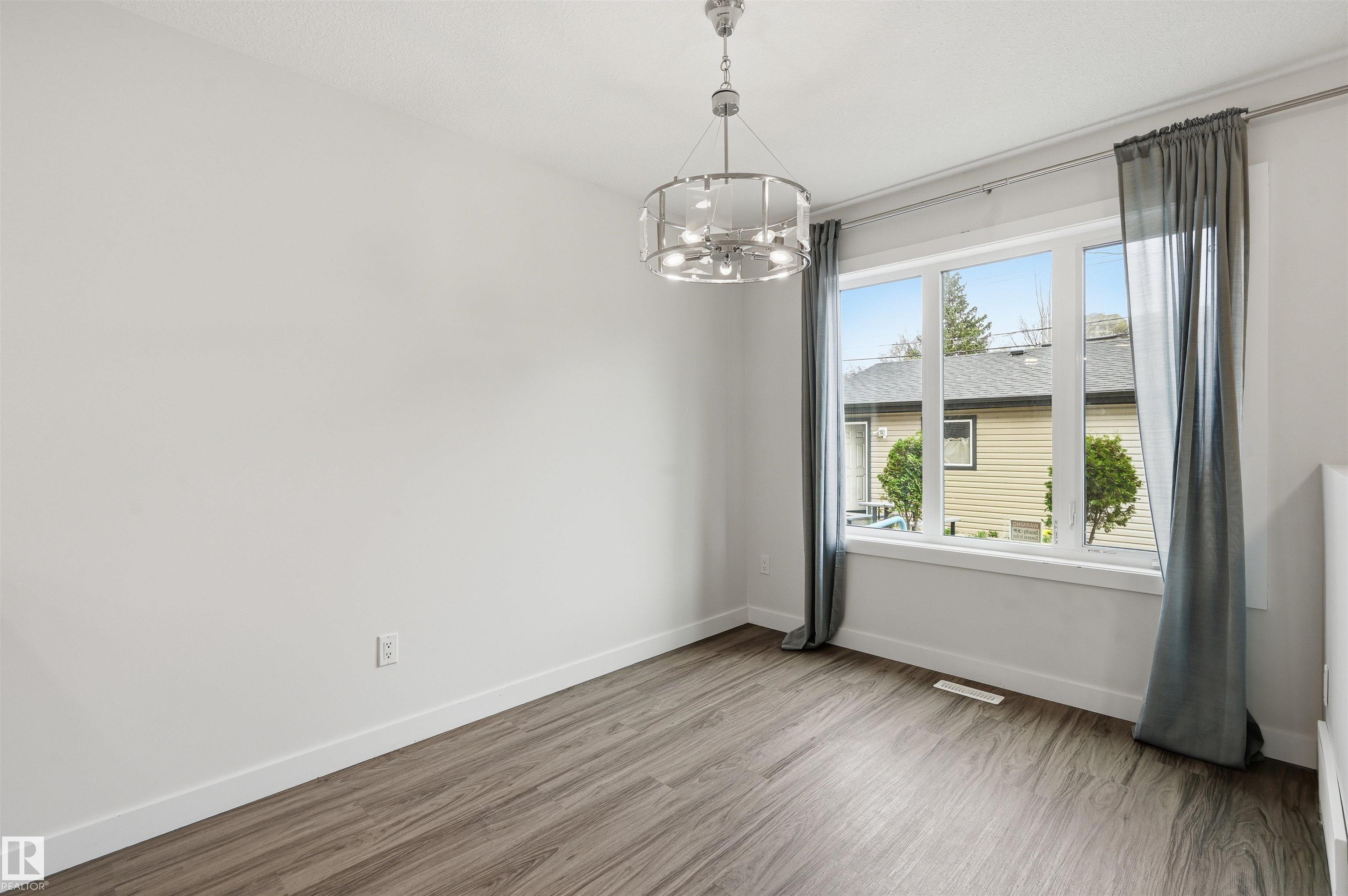 https://zimg.paragon.ice.com/ParagonImages/Property/PM/RAE/225412074/13/0/0/e024b7627e283aa774dc39899124a786/1/5957f8d555bd3a294ba11ff9ff3ea861/225412074-5D9796CB-66B6-4E80-AF36-0F2D23BBE184.JPG