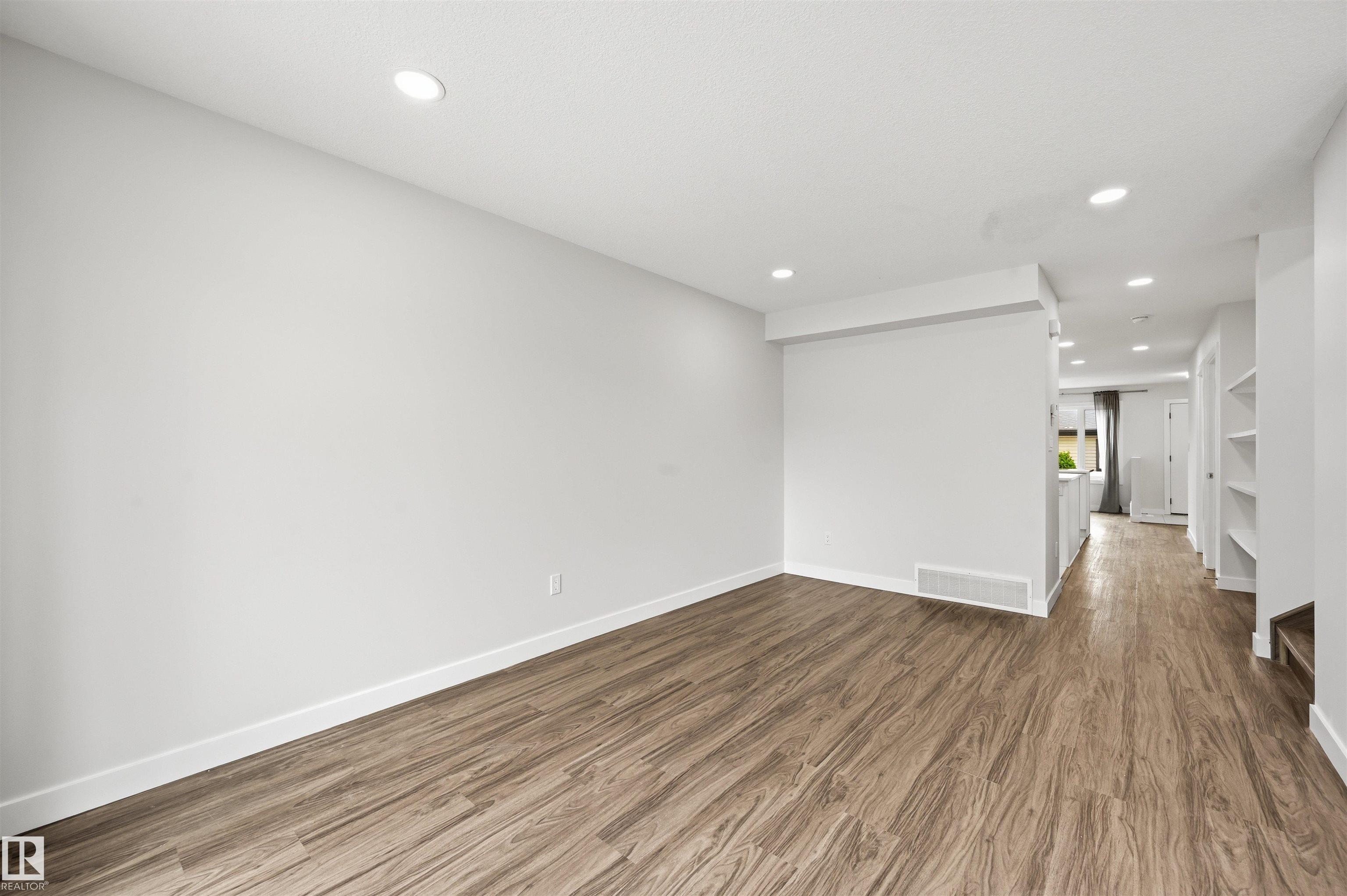 https://zimg.paragon.ice.com/ParagonImages/Property/PM/RAE/225412074/2/0/0/cf8dc9babf5aa59af31d50b5a7d20963/1/5957f8d555bd3a294ba11ff9ff3ea861/225412074-8C36CEDD-F274-4B43-BF67-7A6BD6B6E0B9.JPG