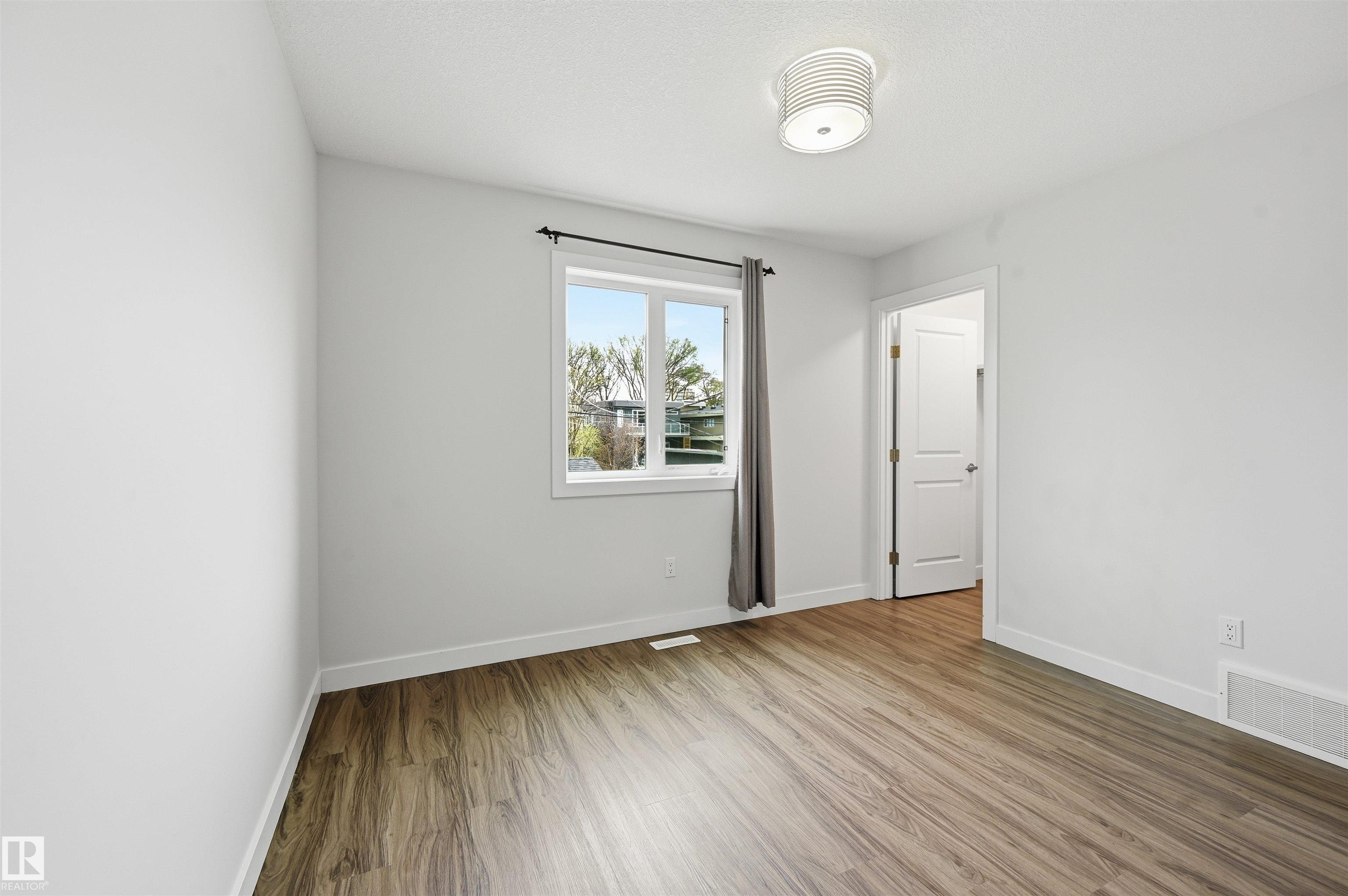 https://zimg.paragon.ice.com/ParagonImages/Property/PM/RAE/225412074/28/0/0/3aab22680cb980f120e9ecc833d8844f/1/5957f8d555bd3a294ba11ff9ff3ea861/225412074-9D0B40DD-720F-45E4-A360-0791C938A829.JPG