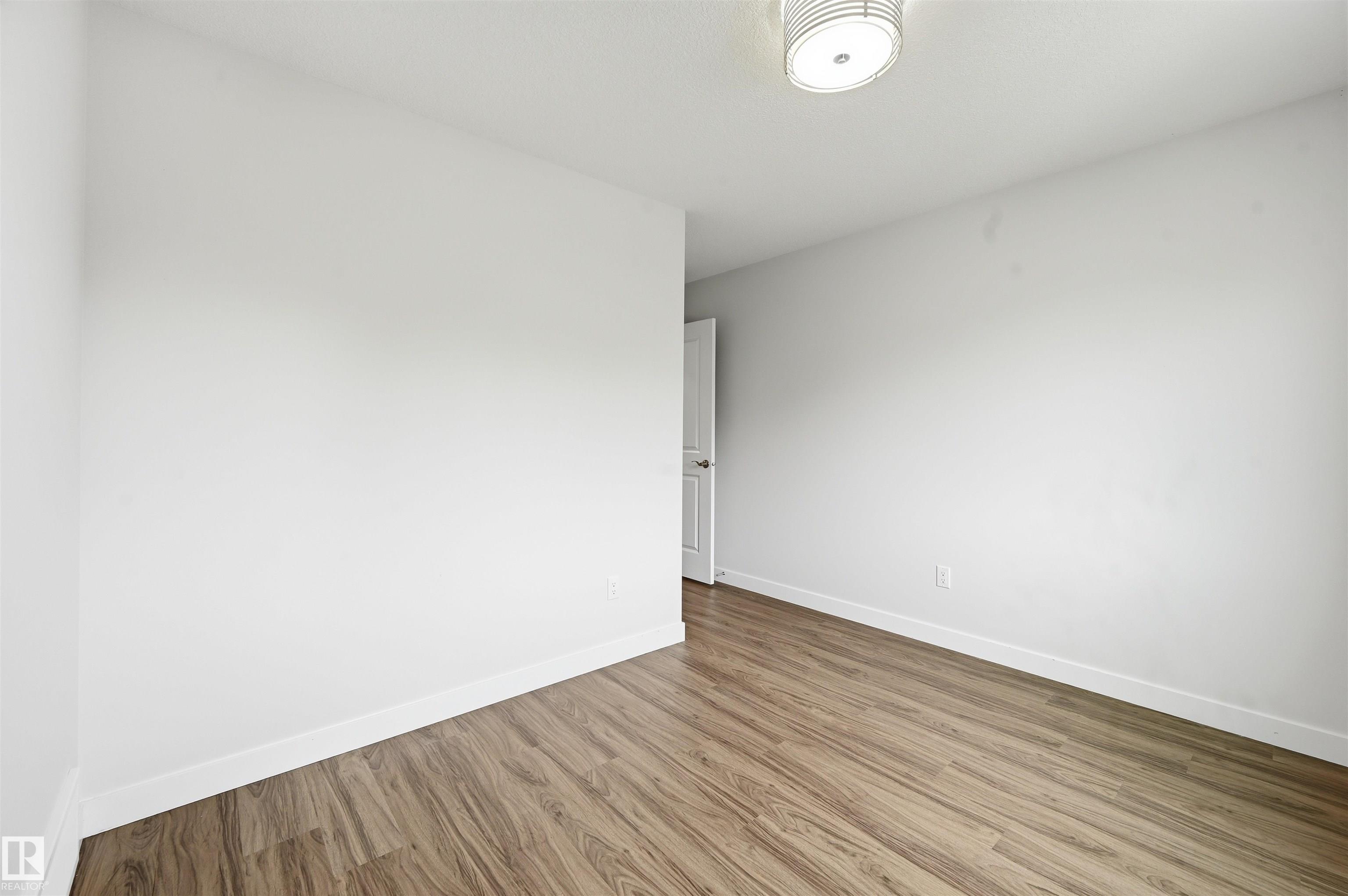 https://zimg.paragon.ice.com/ParagonImages/Property/PM/RAE/225412074/29/0/0/bbf83b4e06230fe1ef742c47762a364a/1/5957f8d555bd3a294ba11ff9ff3ea861/225412074-346E343A-8BE9-45B3-A554-E373DA844F12.JPG