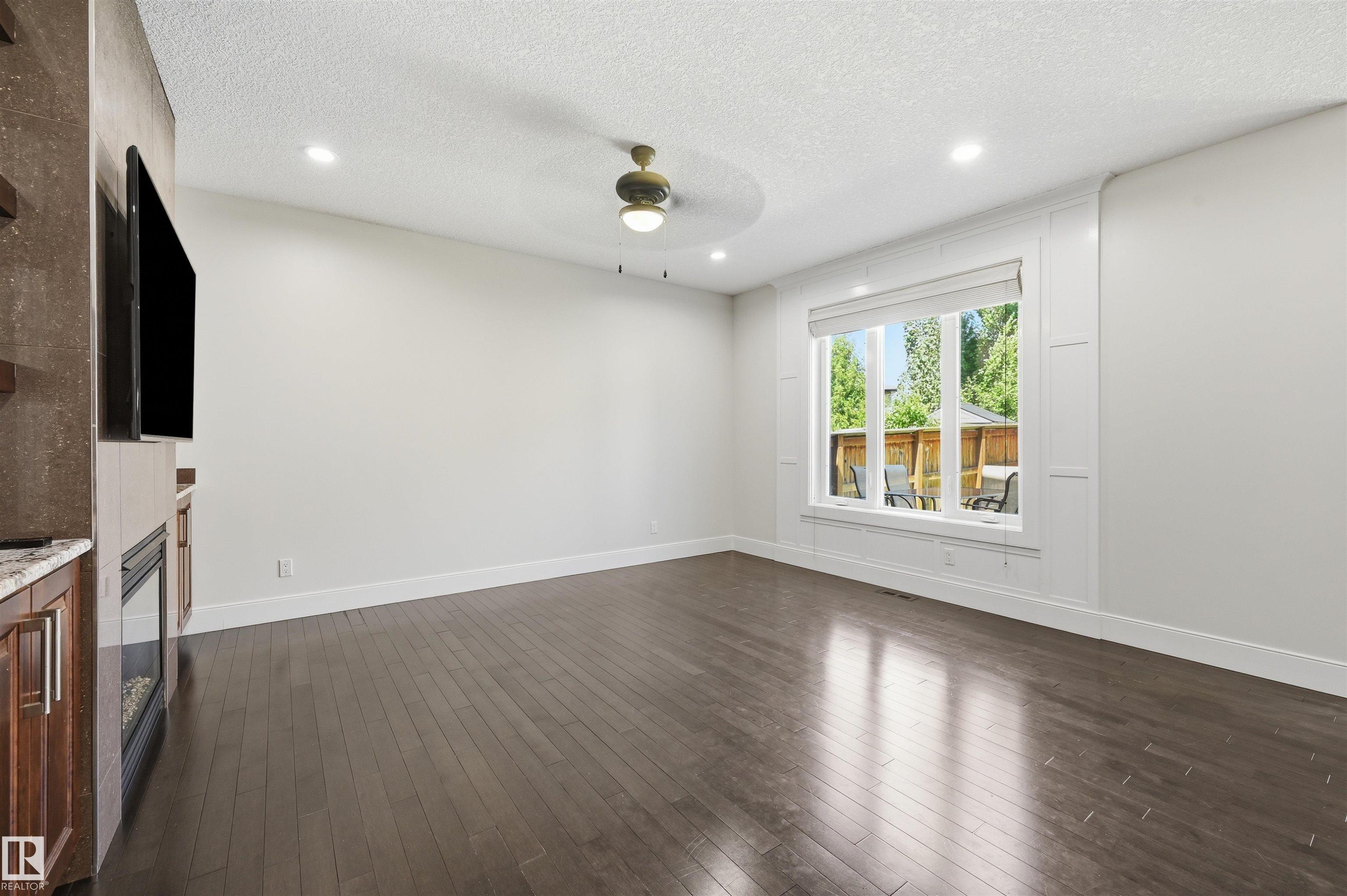 https://zimg.paragon.ice.com/ParagonImages/Property/PM/RAE/225412088/10/0/0/7ac387d783fa2b46c96c208edf33609f/1/19e972cfb5105a4db411d3811707beb1/225412088-55C32CC9-1DE9-45C5-998E-C3CF0AC8988B.JPG