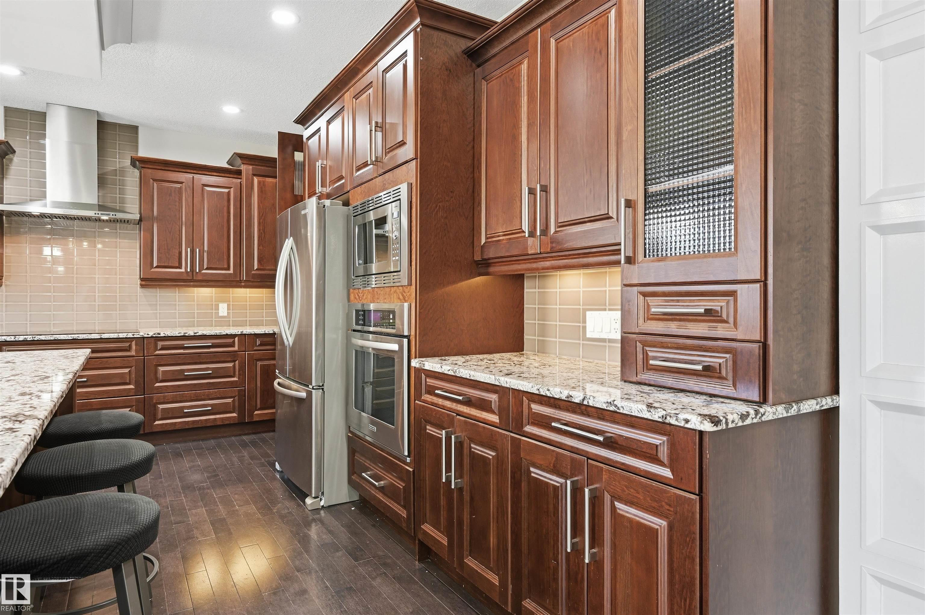 https://zimg.paragon.ice.com/ParagonImages/Property/PM/RAE/225412088/15/0/0/be4b908464591db1098e7dd258992040/1/19e972cfb5105a4db411d3811707beb1/225412088-1E3953E4-F890-43DC-9DB3-F3DD8822AD64.JPG