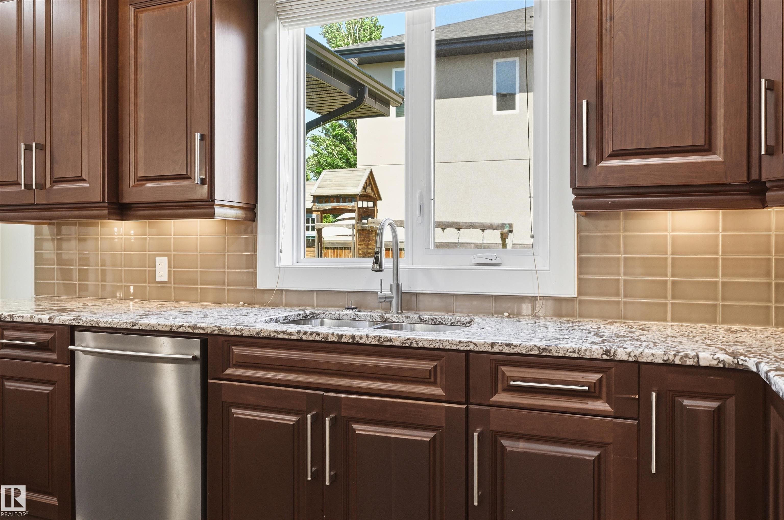 https://zimg.paragon.ice.com/ParagonImages/Property/PM/RAE/225412088/17/0/0/d44a0041f92c62874f603044c5f03152/1/19e972cfb5105a4db411d3811707beb1/225412088-D13B7F1B-D08F-4D81-91C1-A61E5A4911A4.JPG
