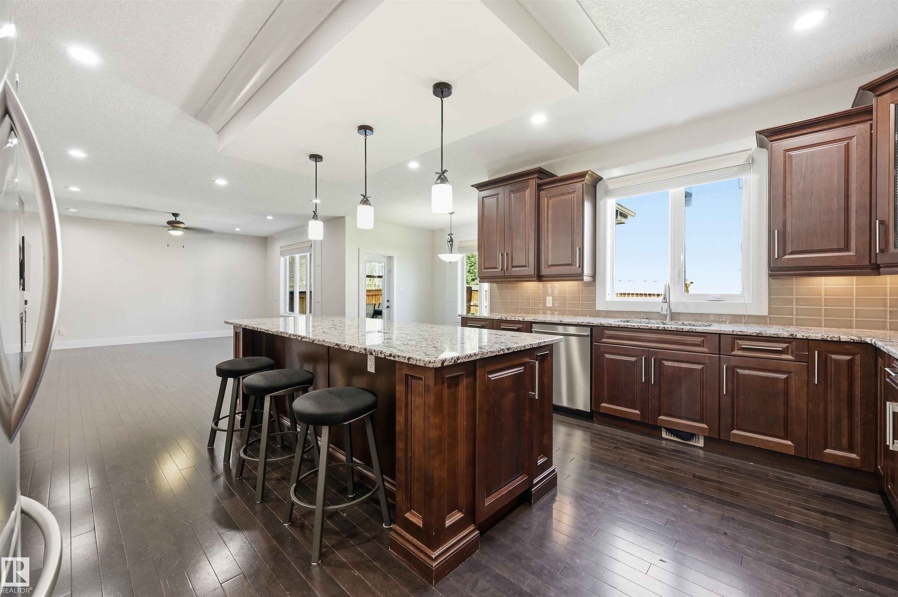 https://zimg.paragon.ice.com/ParagonImages/Property/PM/RAE/225412088/19/0/0/5803b07997f3f0cc61a5df7cddb4ff72/1/19e972cfb5105a4db411d3811707beb1/225412088-6927D0B2-92D2-4142-867B-F7FE9943BC14.JPG