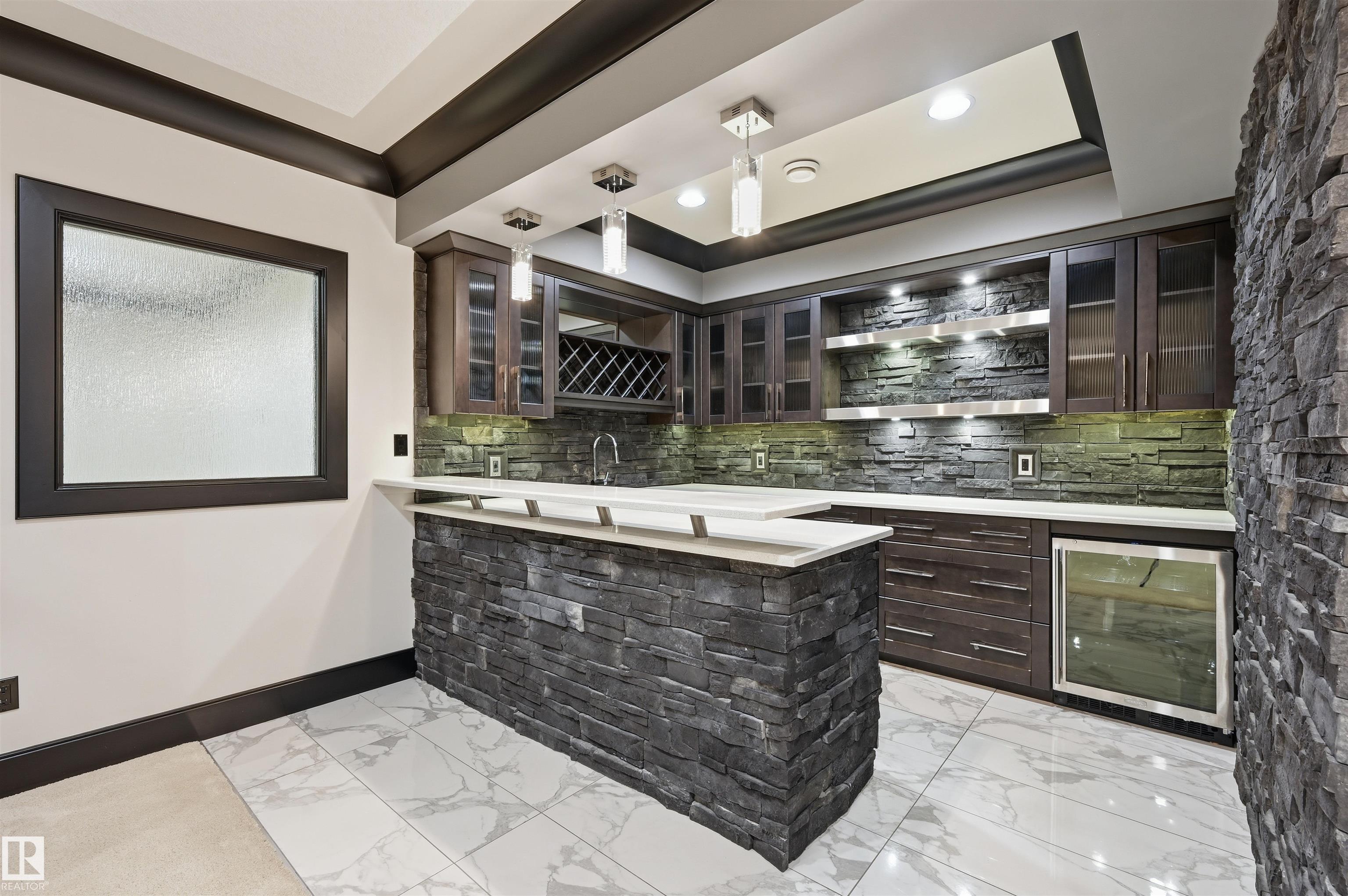 https://zimg.paragon.ice.com/ParagonImages/Property/PM/RAE/225412088/46/0/0/b0a46ef3632a9435cc47bb8d49c98cf4/1/19e972cfb5105a4db411d3811707beb1/225412088-64438FD1-3D05-4C2D-A56D-DED5277CB80F.JPG
