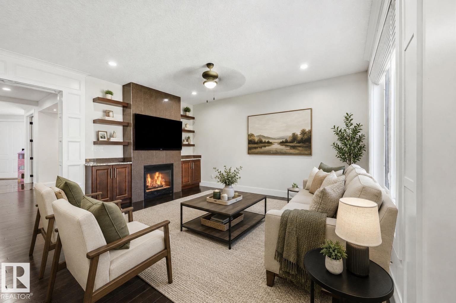 https://zimg.paragon.ice.com/ParagonImages/Property/PM/RAE/225412088/9/0/0/59ac40815fd129b2581f295843185bb3/1/19e972cfb5105a4db411d3811707beb1/225412088-D69D7988-43A6-491F-931C-F780EE030E5B.JPG