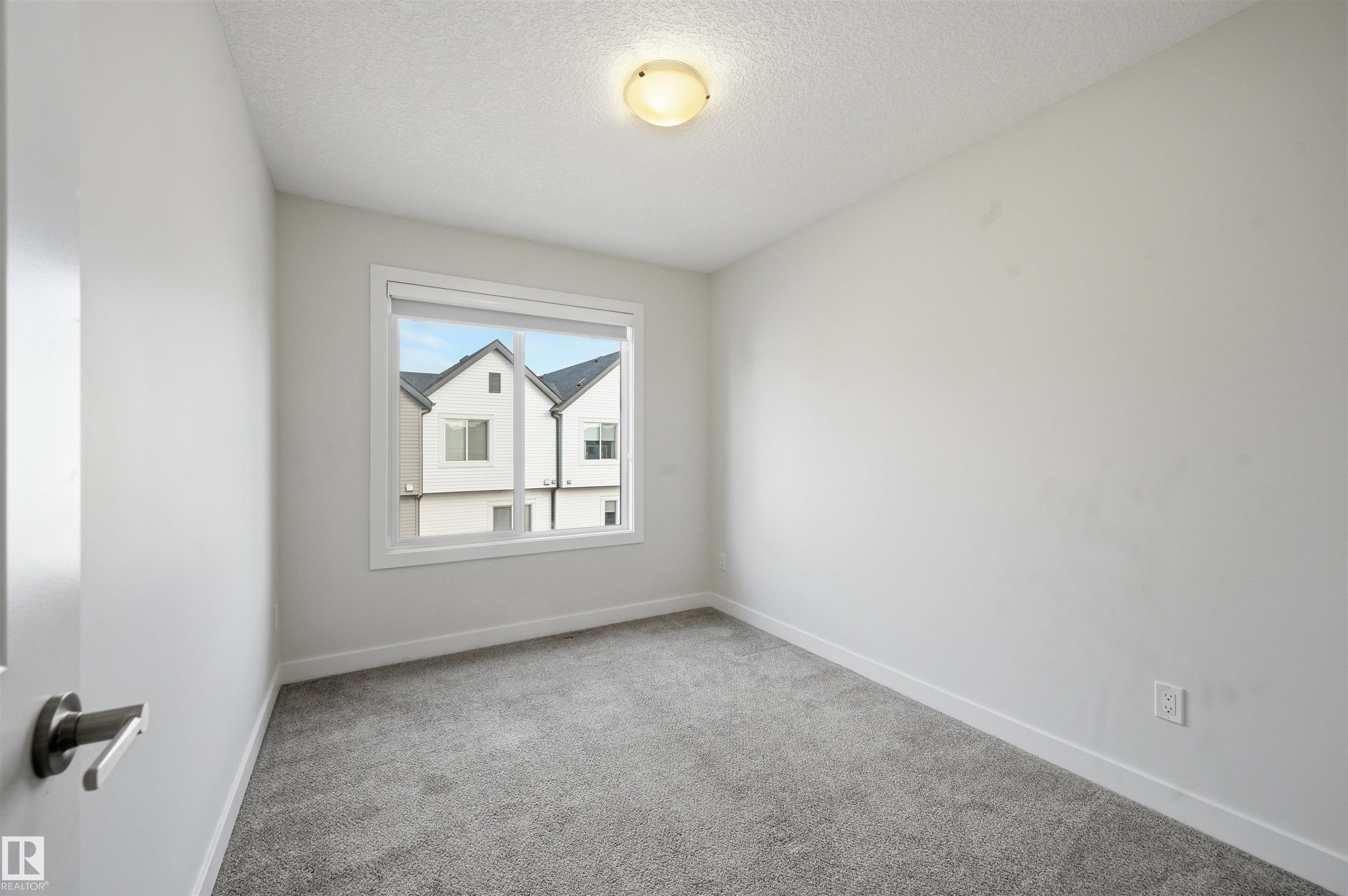 https://zimg.paragon.ice.com/ParagonImages/Property/PM/RAE/225412101/35/0/0/f1dbc9ff58af05b0598a6b99f6f21322/1/9be6c546b7152f97018ec5dcc0b8d440/225412101-06616C1E-0A9C-4DFD-954E-004C4753940A.JPG