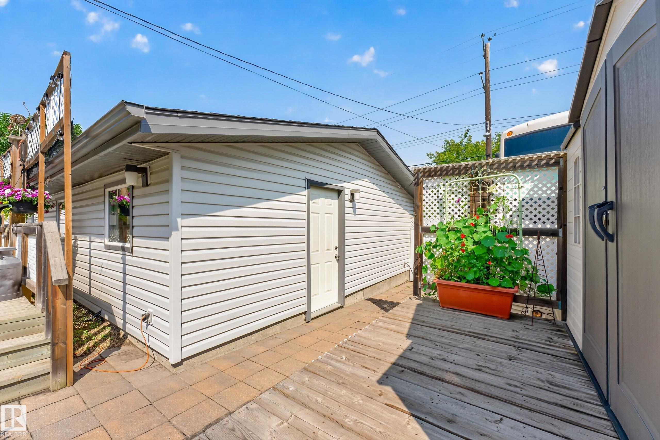https://zimg.paragon.ice.com/ParagonImages/Property/PM/RAE/225412102/13/0/0/2bef4b225a19a68278b6ddc18657efd9/1/593f62541c9037b17c42a4d59a809f86/225412102-f7322627-4110-47b0-9181-74c831545516.JPG