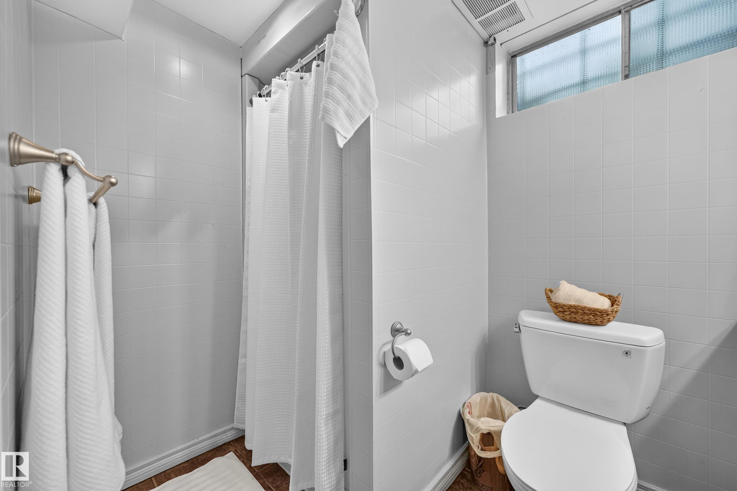 https://zimg.paragon.ice.com/ParagonImages/Property/PM/RAE/225412102/55/0/0/b73c21902dd2b50400f0bdff30de4be5/1/593f62541c9037b17c42a4d59a809f86/225412102-637e52bf-b7f7-4a47-8df5-ffc721ae5311.JPG