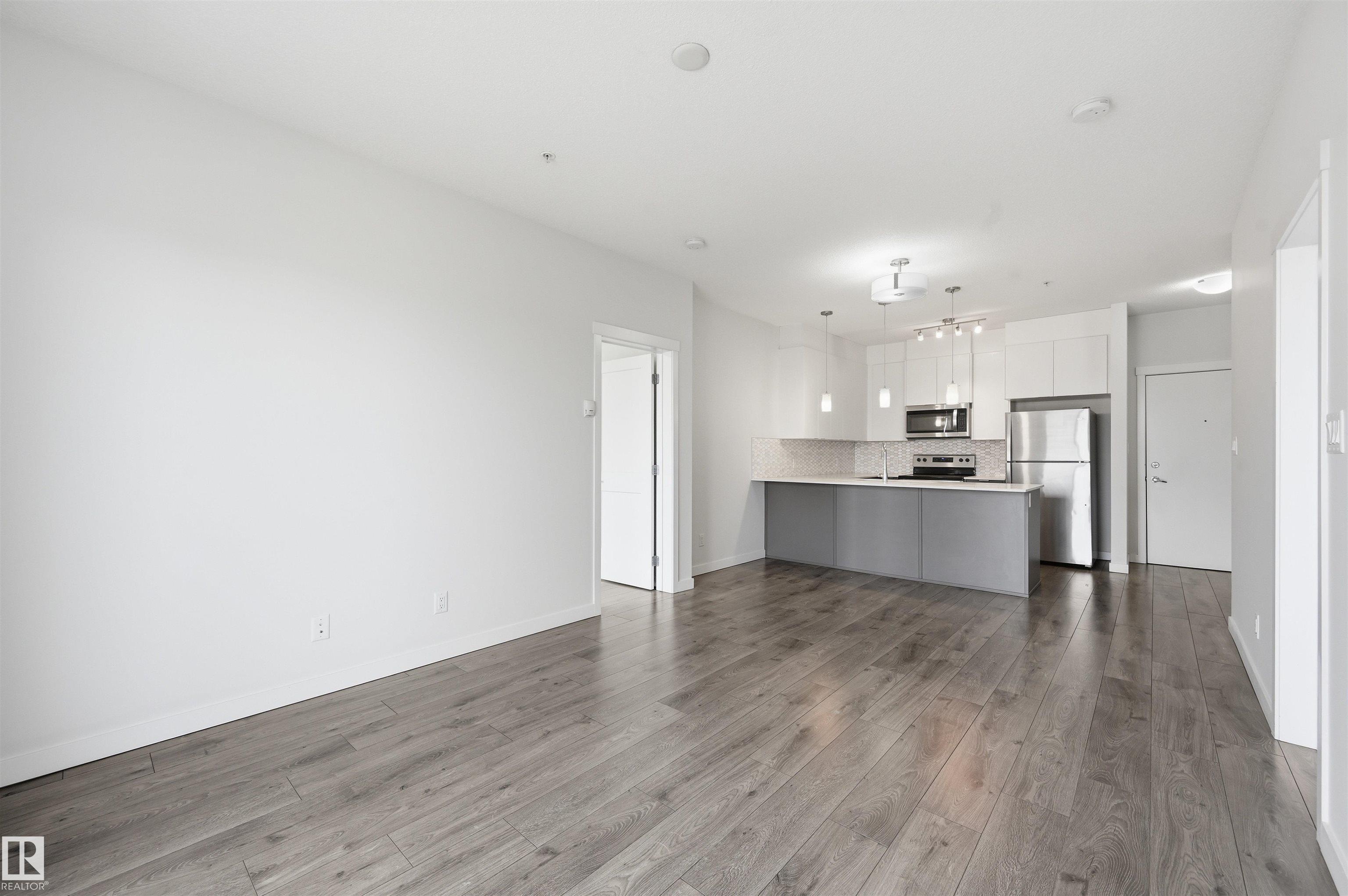 https://zimg.paragon.ice.com/ParagonImages/Property/PM/RAE/225412109/19/0/0/5d614a5d5b16231809d401eb0c7e6a83/1/5a2847433c1af8887b529c5dd021d595/225412109-91D40110-DD43-440E-8E80-20DD8DB0CC40.JPG