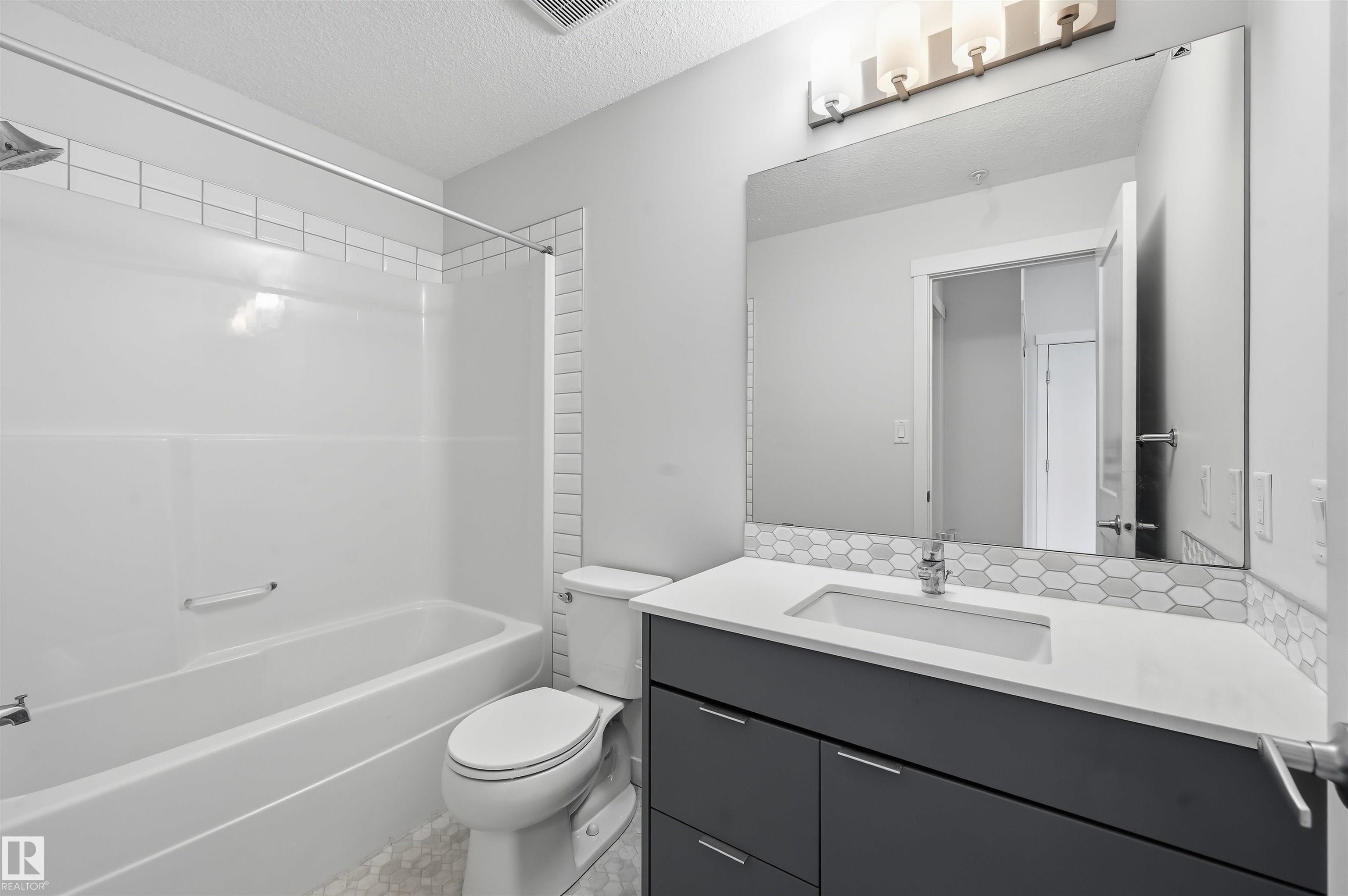 https://zimg.paragon.ice.com/ParagonImages/Property/PM/RAE/225412109/30/0/0/b6d67082c1579fb053aab5a8c43b3fee/1/5a2847433c1af8887b529c5dd021d595/225412109-68FBFEAC-5EEC-48C4-84E6-860B7FAEB1FB.JPG