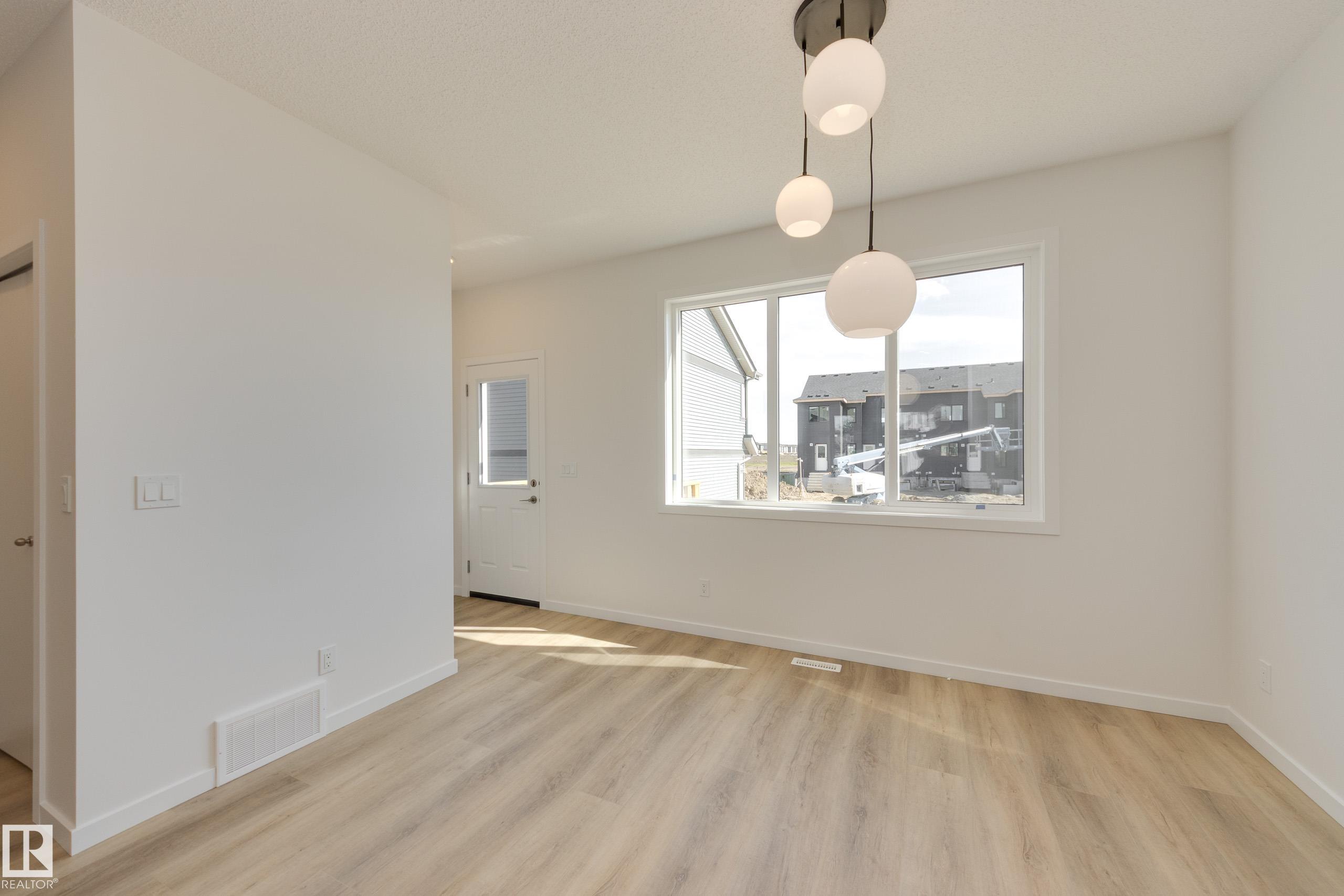 https://zimg.paragon.ice.com/ParagonImages/Property/PM/RAE/225412114/16/0/0/6dc6d22c17afdcb0e2edd46355734aee/1/f9a4695a5ed4295ad9ae477527e7939a/225412114-342f0072-b25d-483d-8036-1f62a9e0b325.JPG