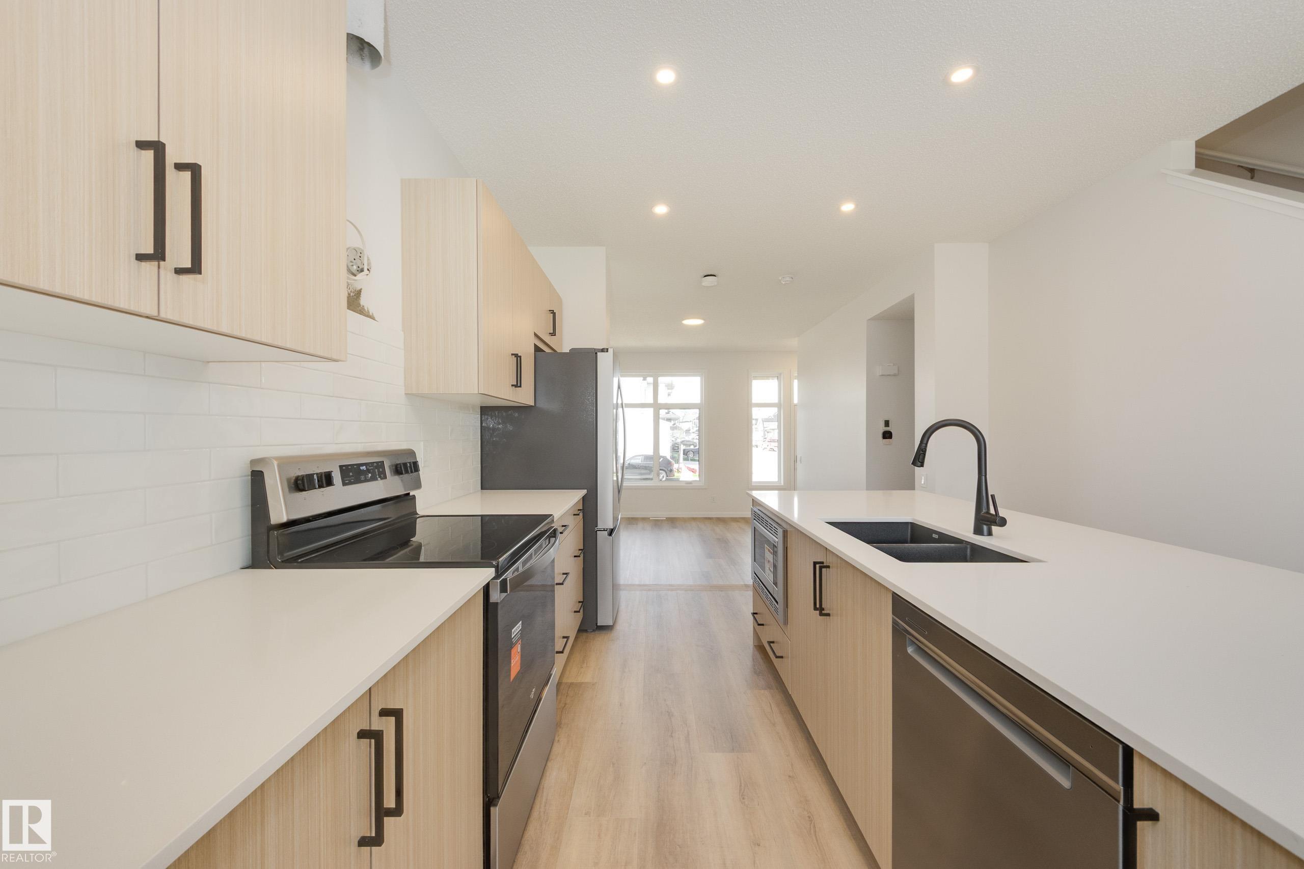 https://zimg.paragon.ice.com/ParagonImages/Property/PM/RAE/225412114/20/0/0/5ca77eb556c4ffde6974bcd608d17d4a/1/f9a4695a5ed4295ad9ae477527e7939a/225412114-b8372696-2e3b-48b9-a5c4-3e1caaf21def.JPG