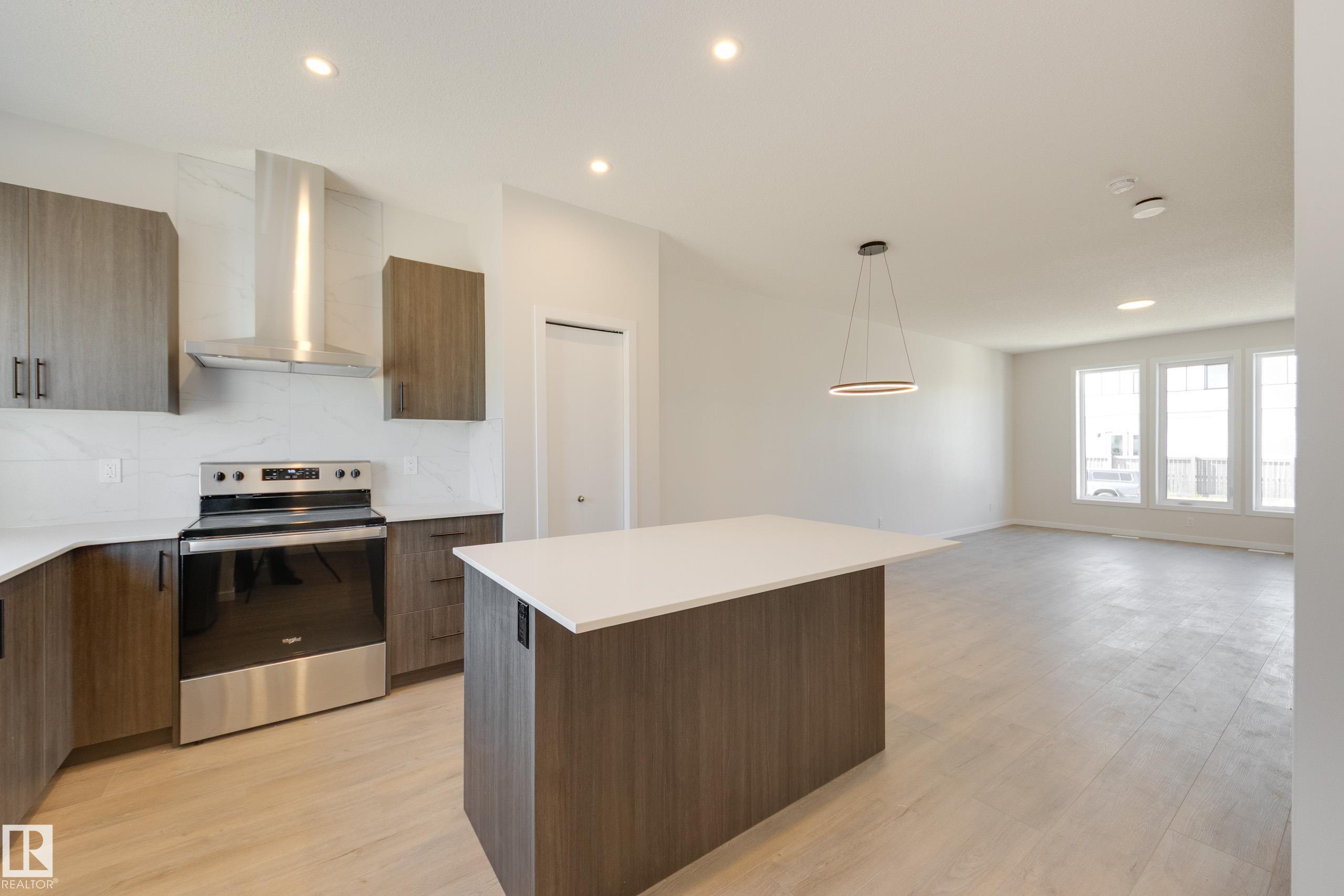 https://zimg.paragon.ice.com/ParagonImages/Property/PM/RAE/225412120/18/0/0/0c0ce1c4889ee67e5dffa3944b85da3d/1/8b08e5c9ae9588bb60a93d646d84fd1f/225412120-b72b259e-e2b9-430d-8ca2-b391e665ce3a.JPG
