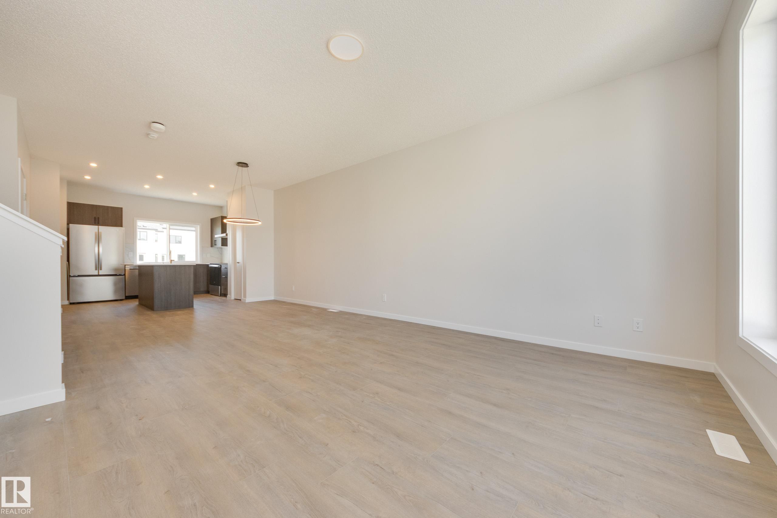 https://zimg.paragon.ice.com/ParagonImages/Property/PM/RAE/225412120/8/0/0/6dcf3ad70b43e83bc4b5e91ccc040b1f/1/8b08e5c9ae9588bb60a93d646d84fd1f/225412120-7363775a-7c49-4a09-95e0-9371ef506eb9.JPG