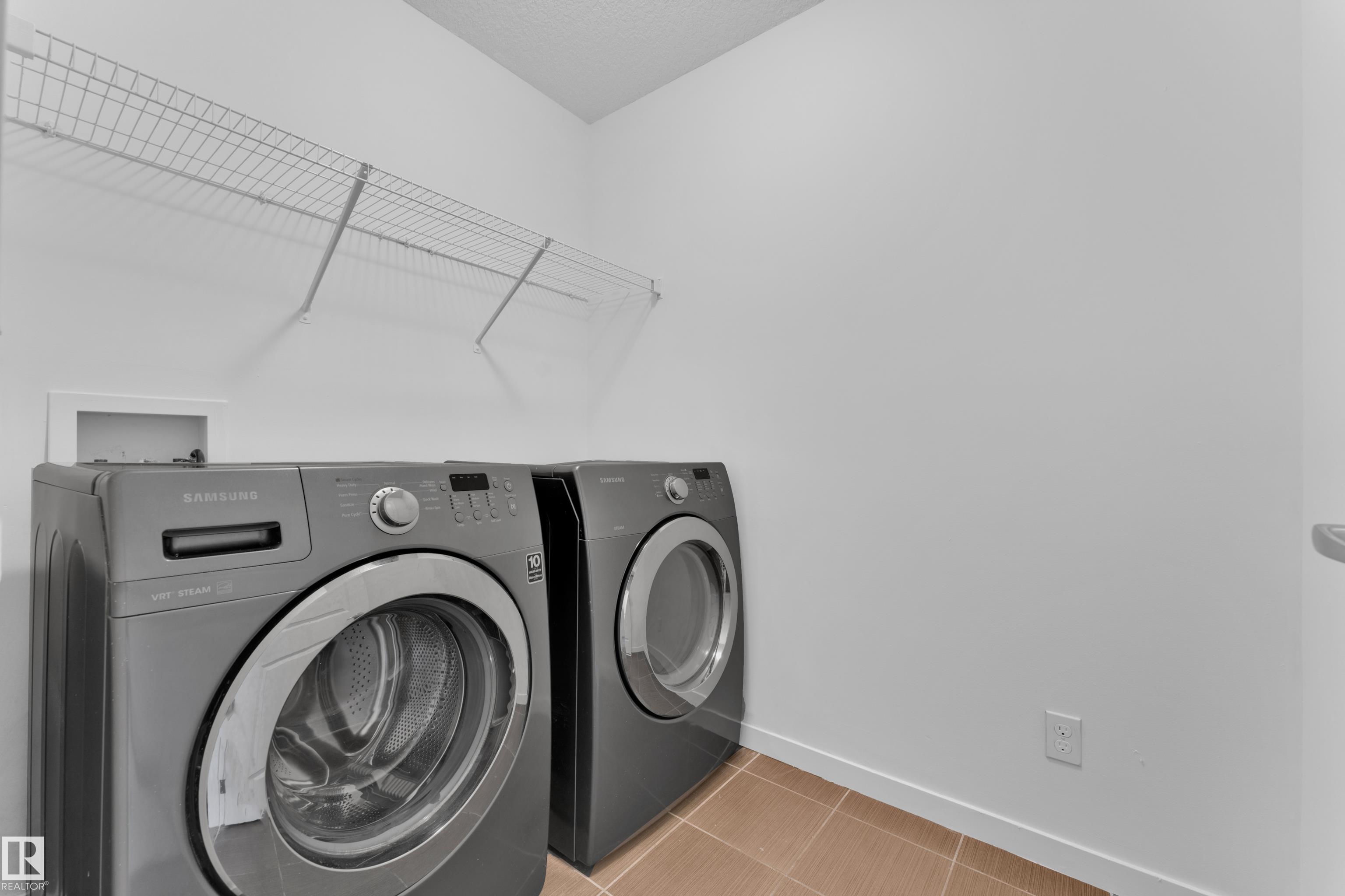 https://zimg.paragon.ice.com/ParagonImages/Property/PM/RAE/225412125/21/0/0/4bf7687d535038f2209a4fe8998044ee/1/3bb746fb02f292206eecaae1633f31ea/225412125-71928002-8BD8-4502-94E3-275E27FCD350.JPG