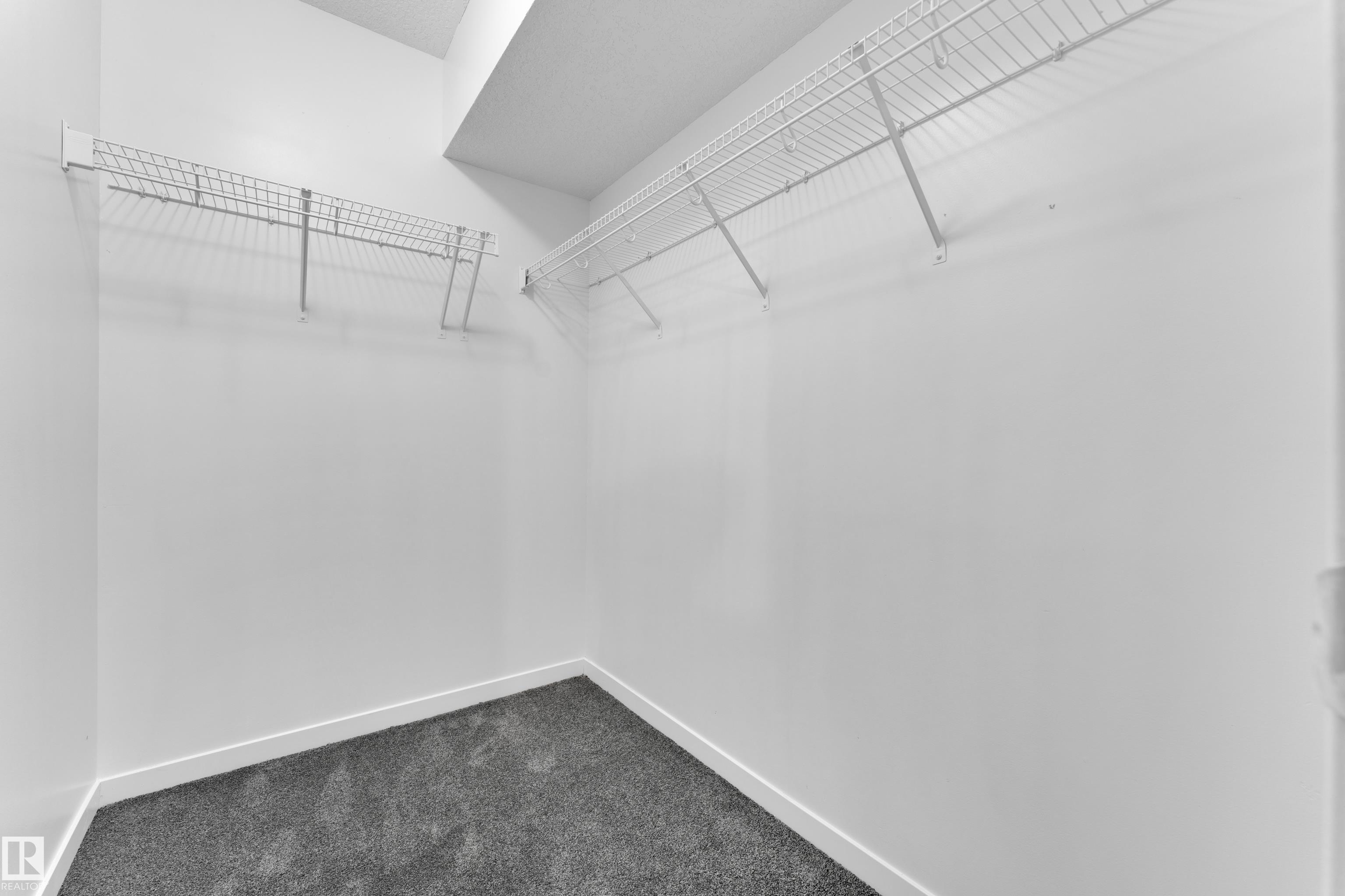 https://zimg.paragon.ice.com/ParagonImages/Property/PM/RAE/225412125/32/0/0/57cf6f87dc9975ca2db49e0abf1fbc70/1/3bb746fb02f292206eecaae1633f31ea/225412125-201DEA65-629B-417C-AB6D-009CF0F4AE83.JPG