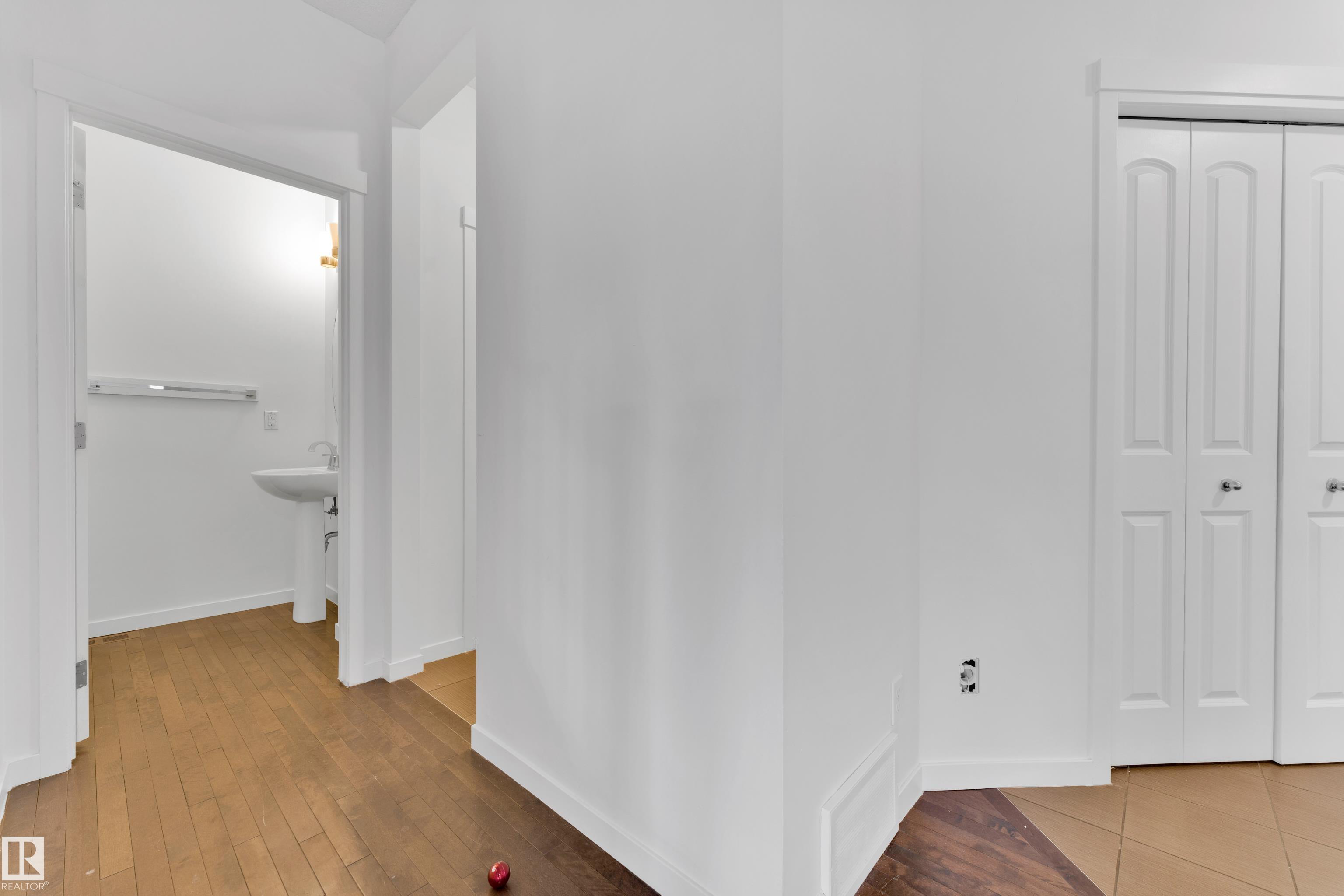 https://zimg.paragon.ice.com/ParagonImages/Property/PM/RAE/225412125/8/0/0/821dd91716c96cc8417907ca9ec1fd1e/1/3bb746fb02f292206eecaae1633f31ea/225412125-433792BF-DB2D-40C3-A774-B865CA4D489F.JPG