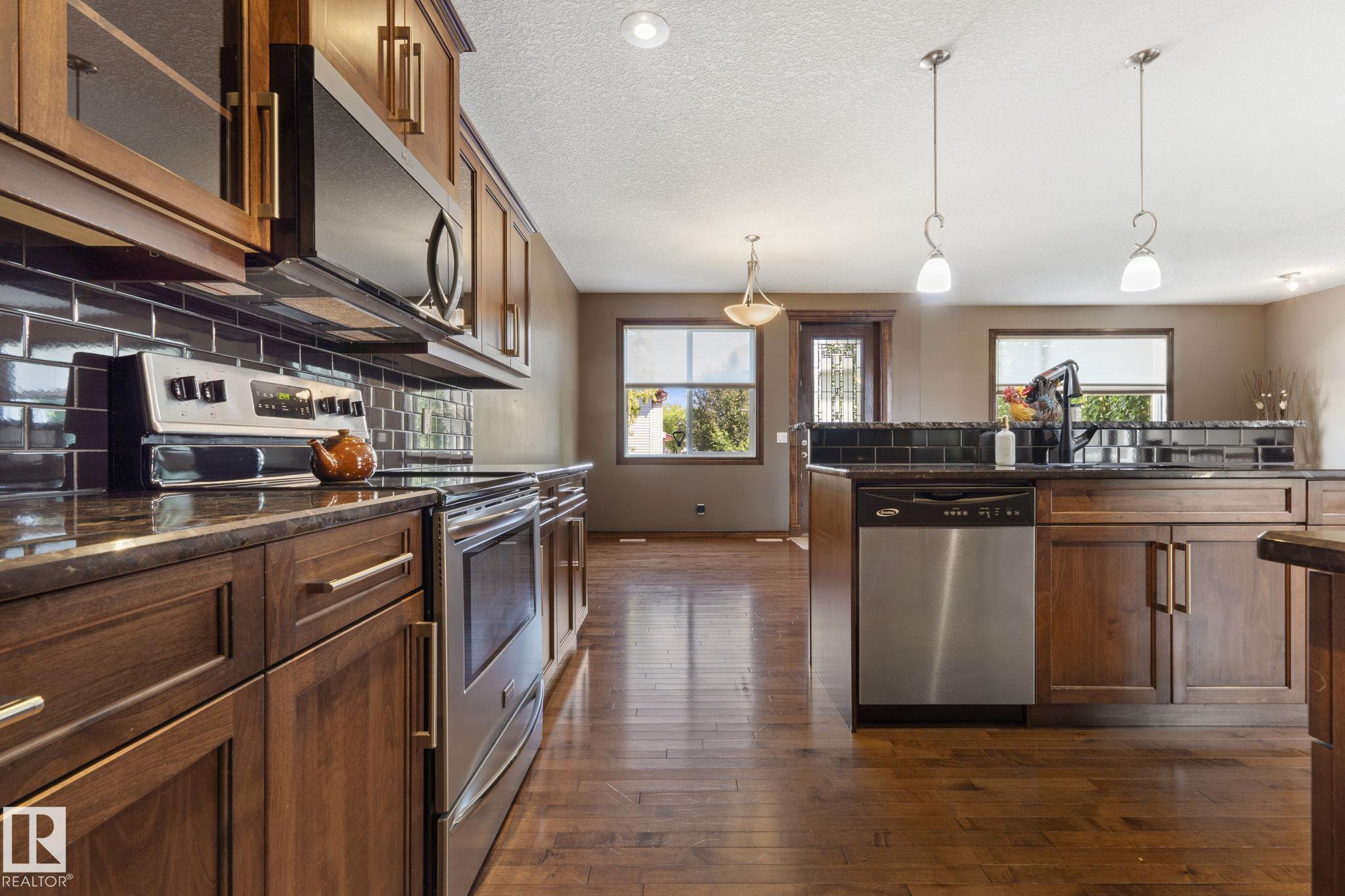 Photo 9 at 25 Hilltop Ridge, South Fort, Fort Saskatchewan