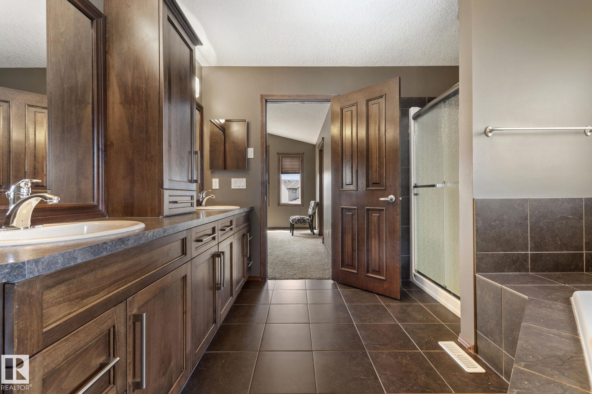 Photo 10 at 25 Hilltop Ridge, South Fort, Fort Saskatchewan